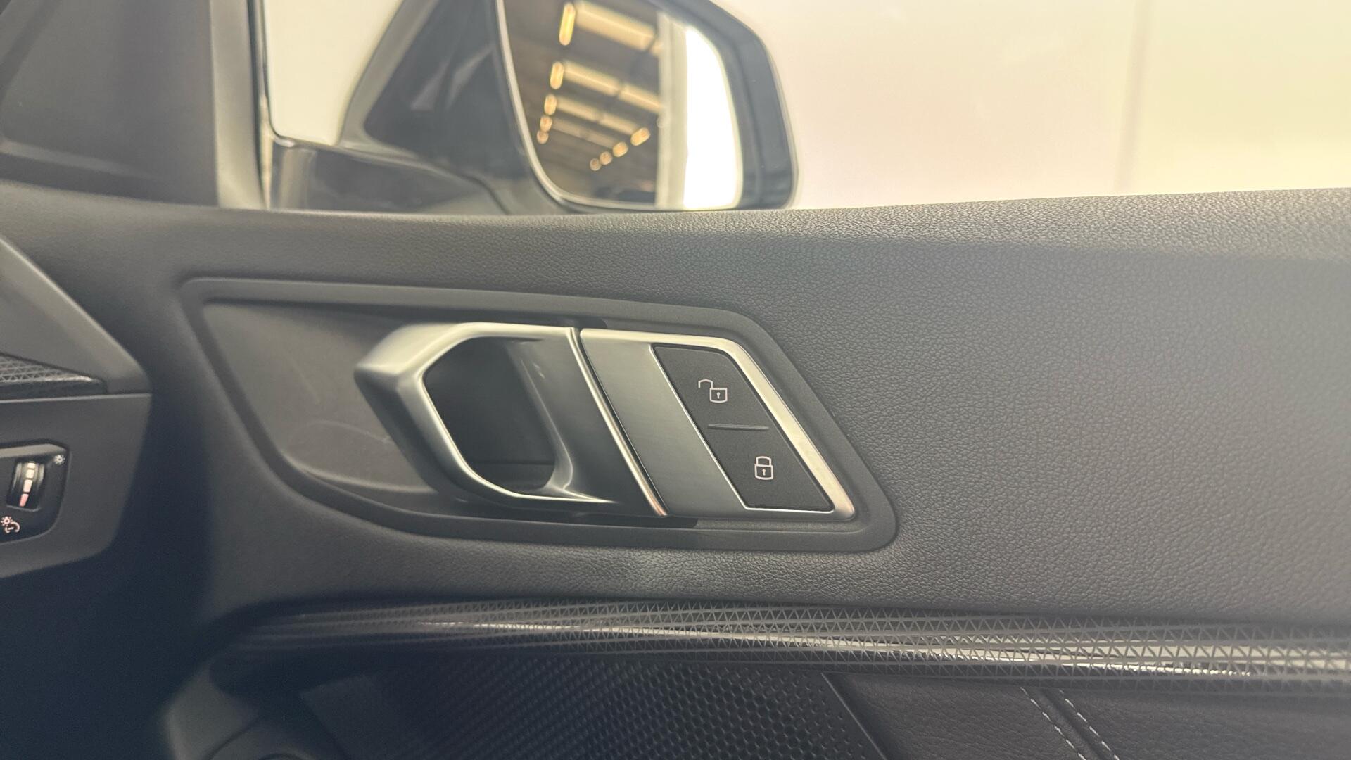 BMW 1 Series view 45