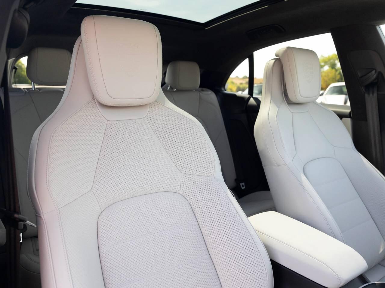 Porsche Macan view 44