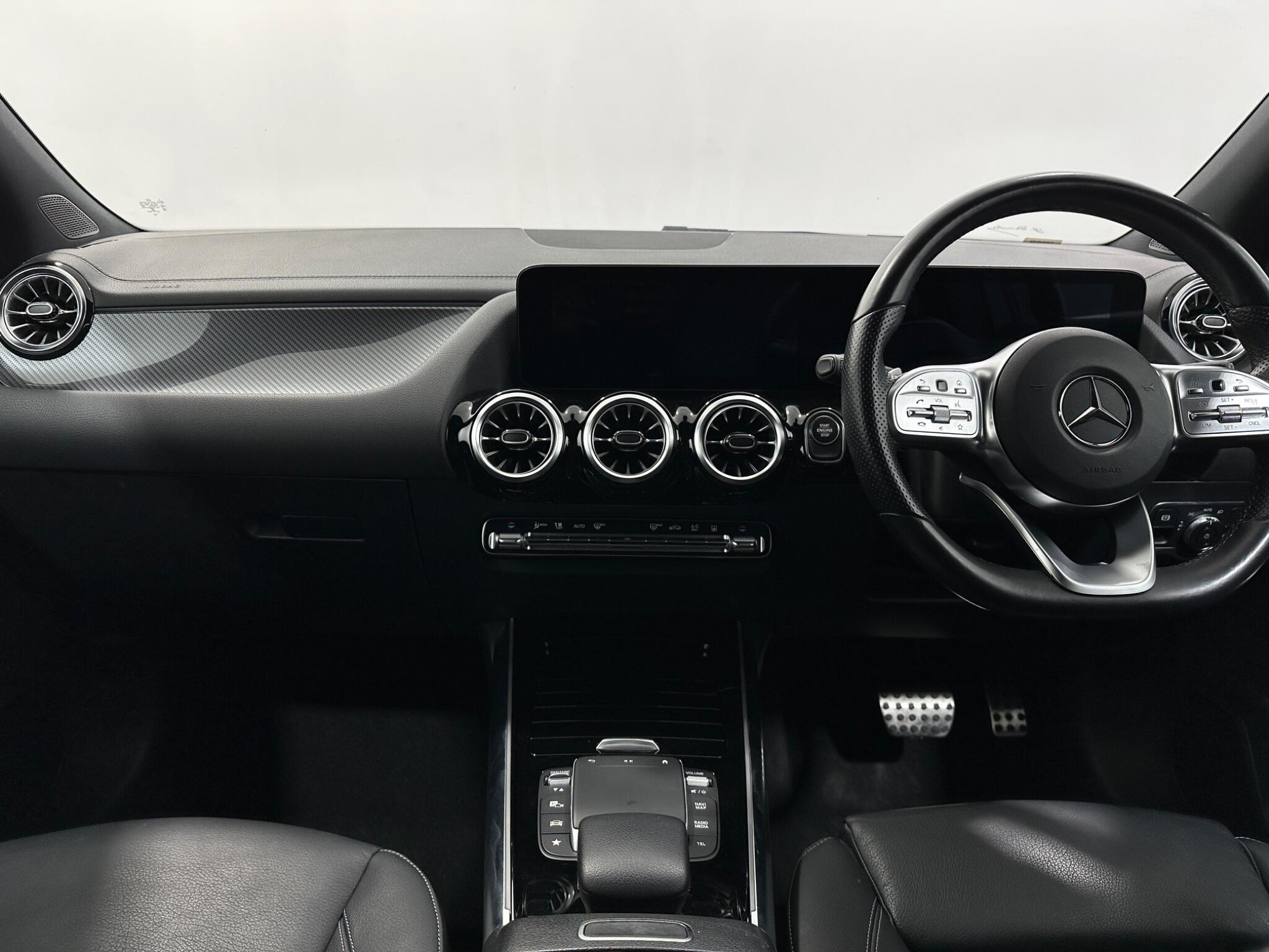Mercedes-Benz Gla view 21