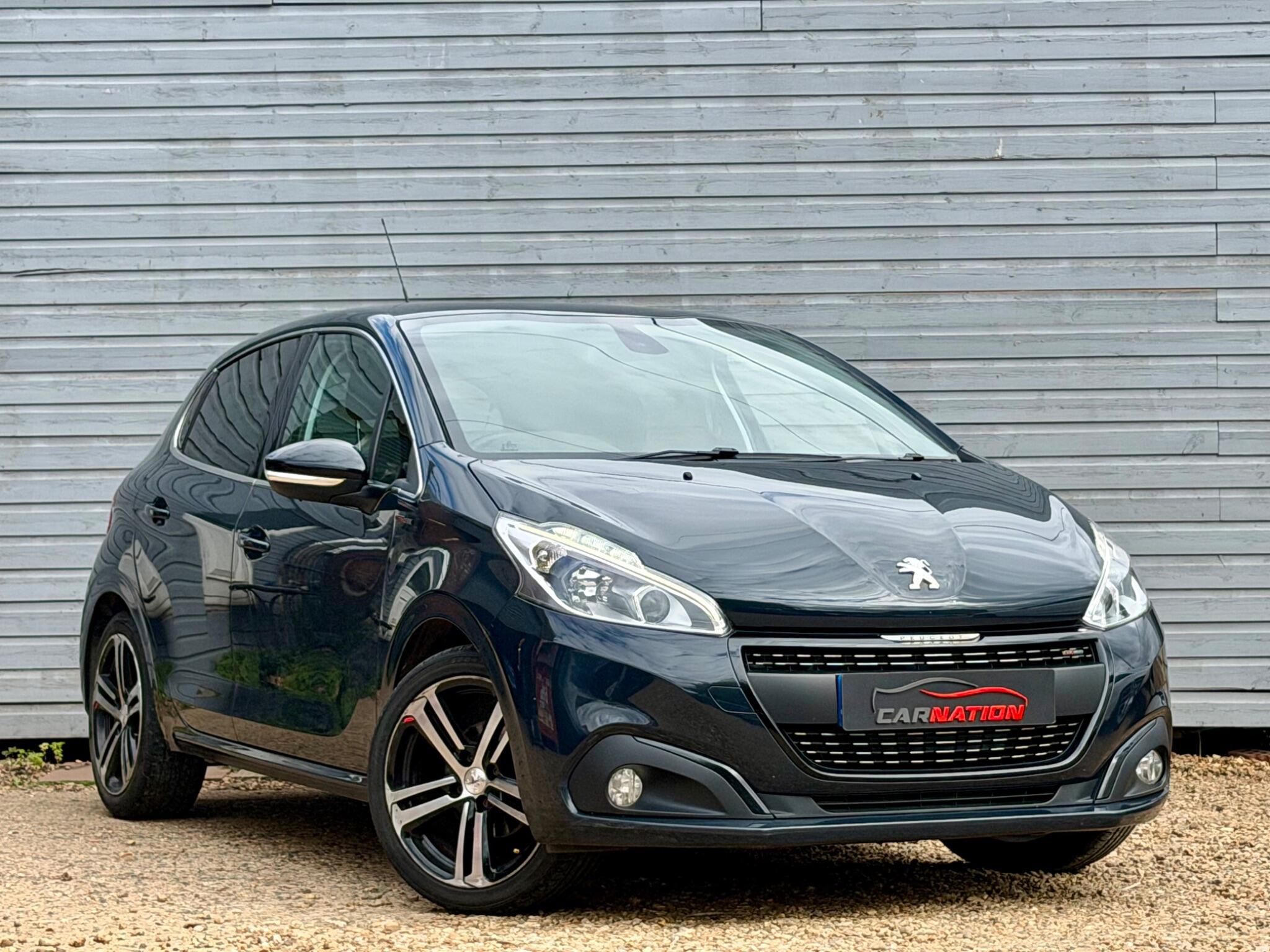 Peugeot 208 main image