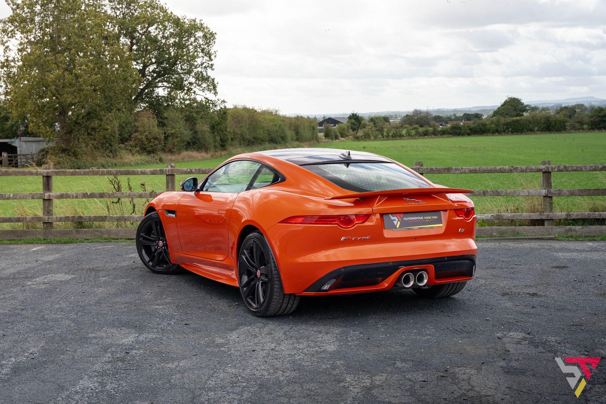 Jaguar F-Type view 9