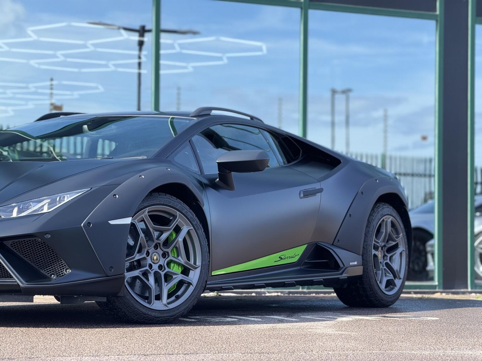 Lamborghini Huracan view 21
