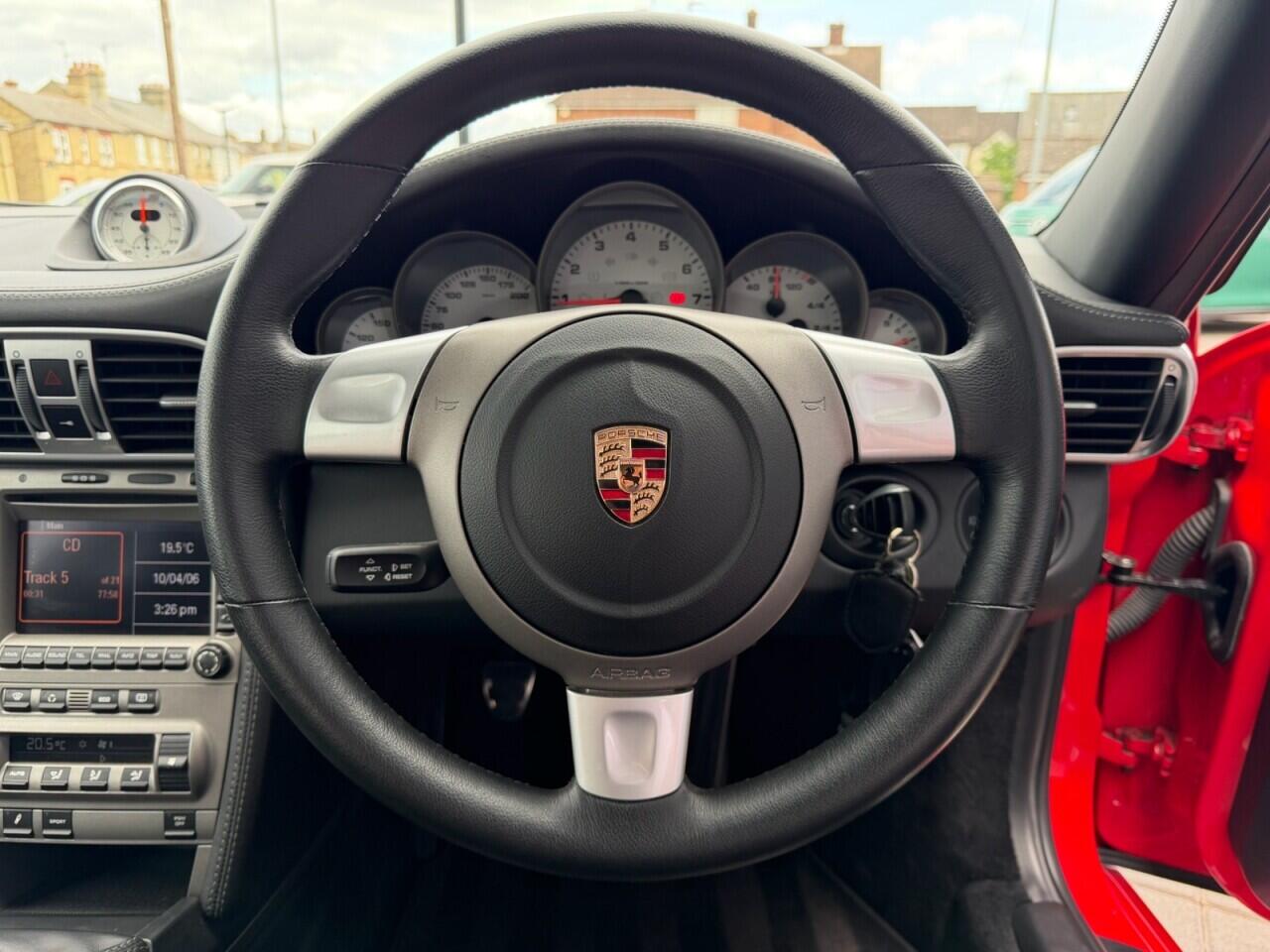 Porsche 911 view 35