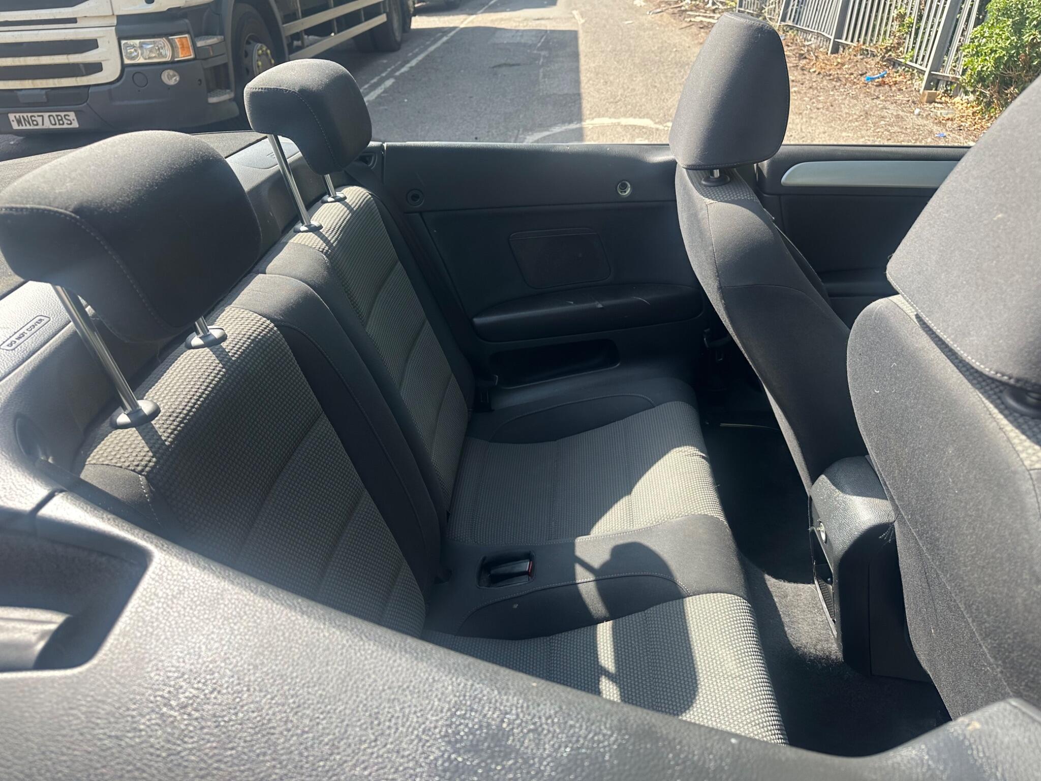 Volkswagen Golf view 8