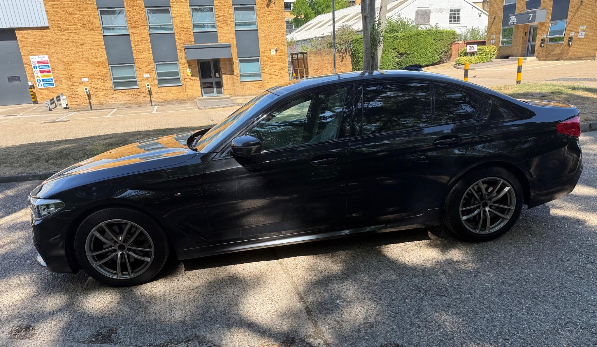 BMW 5 Series view 6