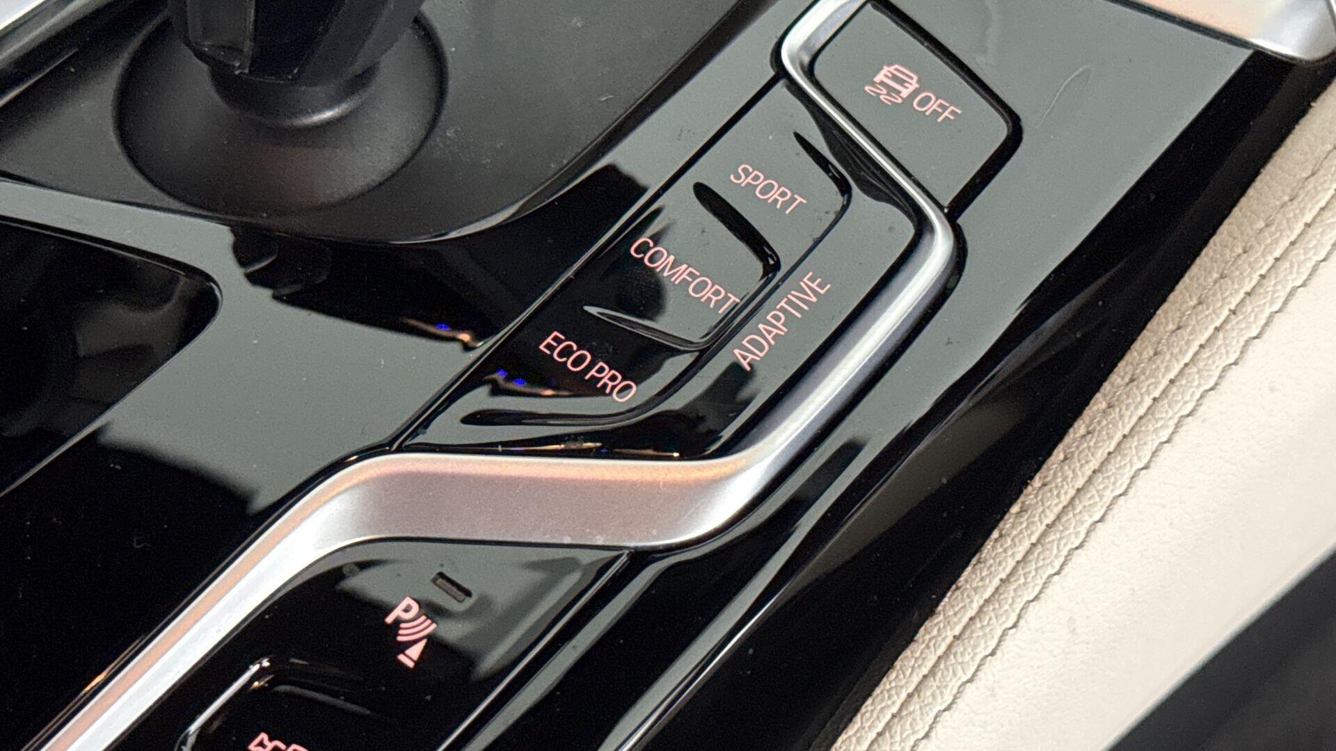 BMW 5 Series view 20