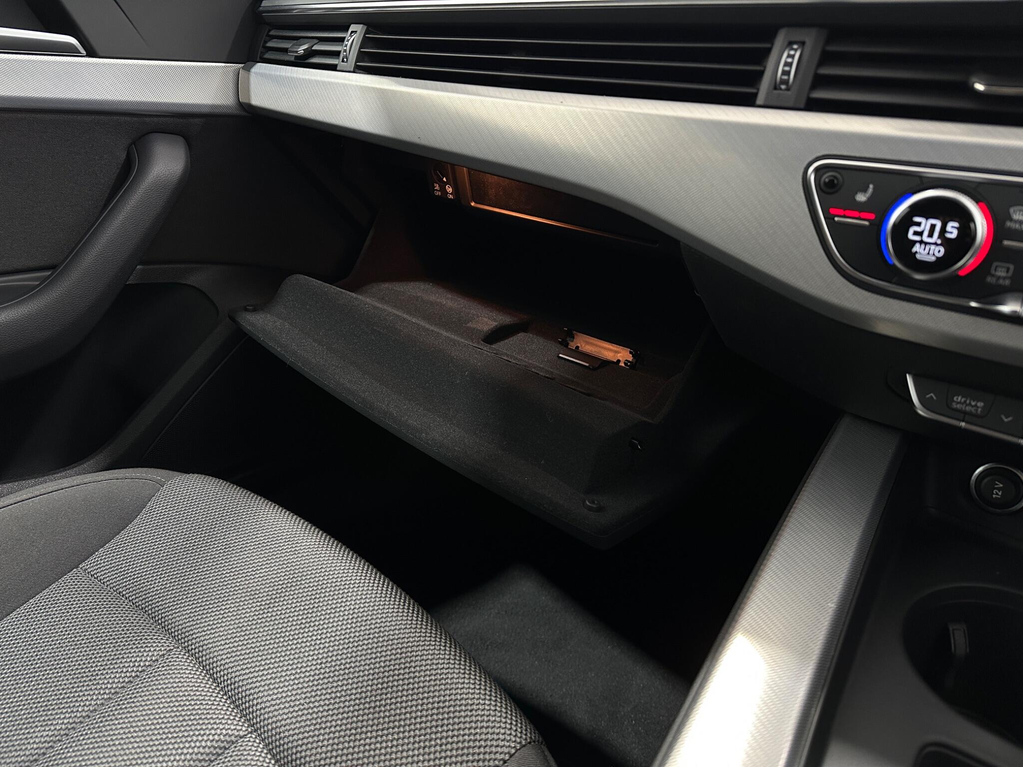 Audi A4 view 28