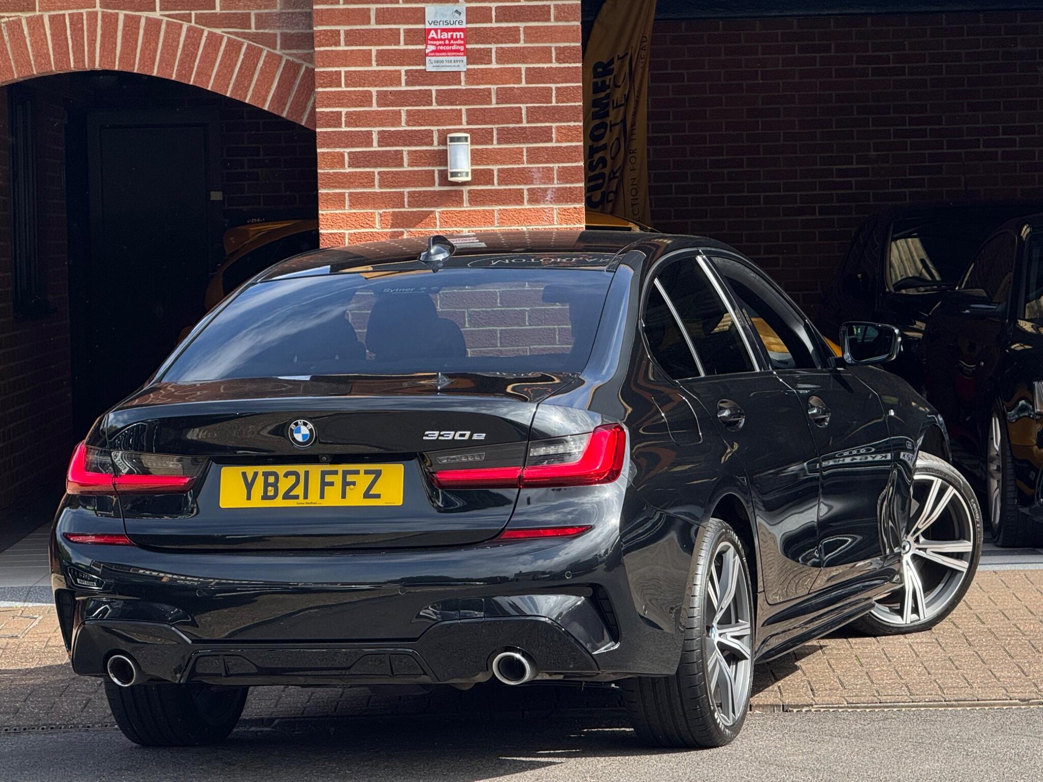 BMW 3 Series view 4