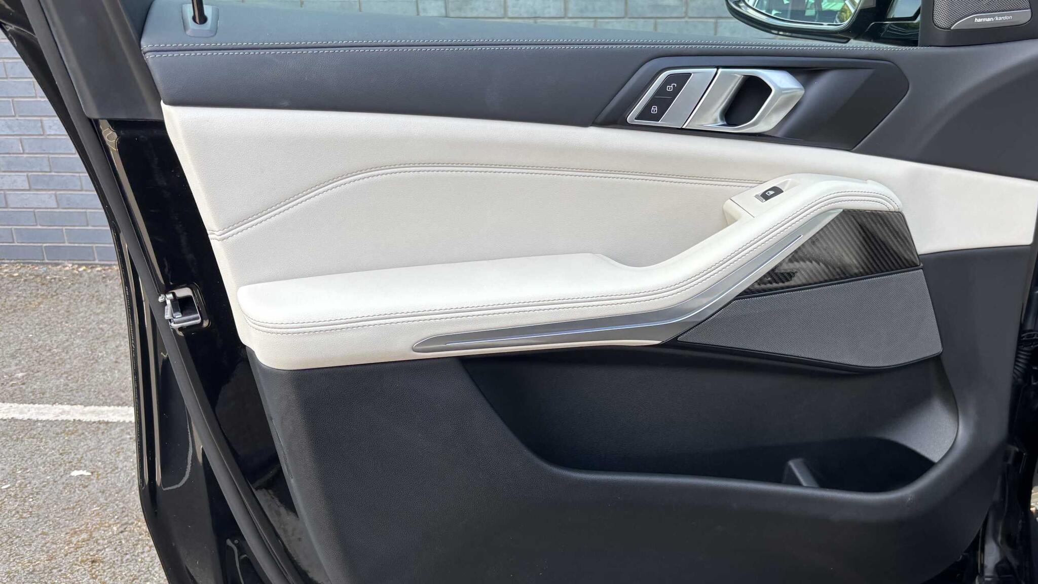 BMW X5 view 26