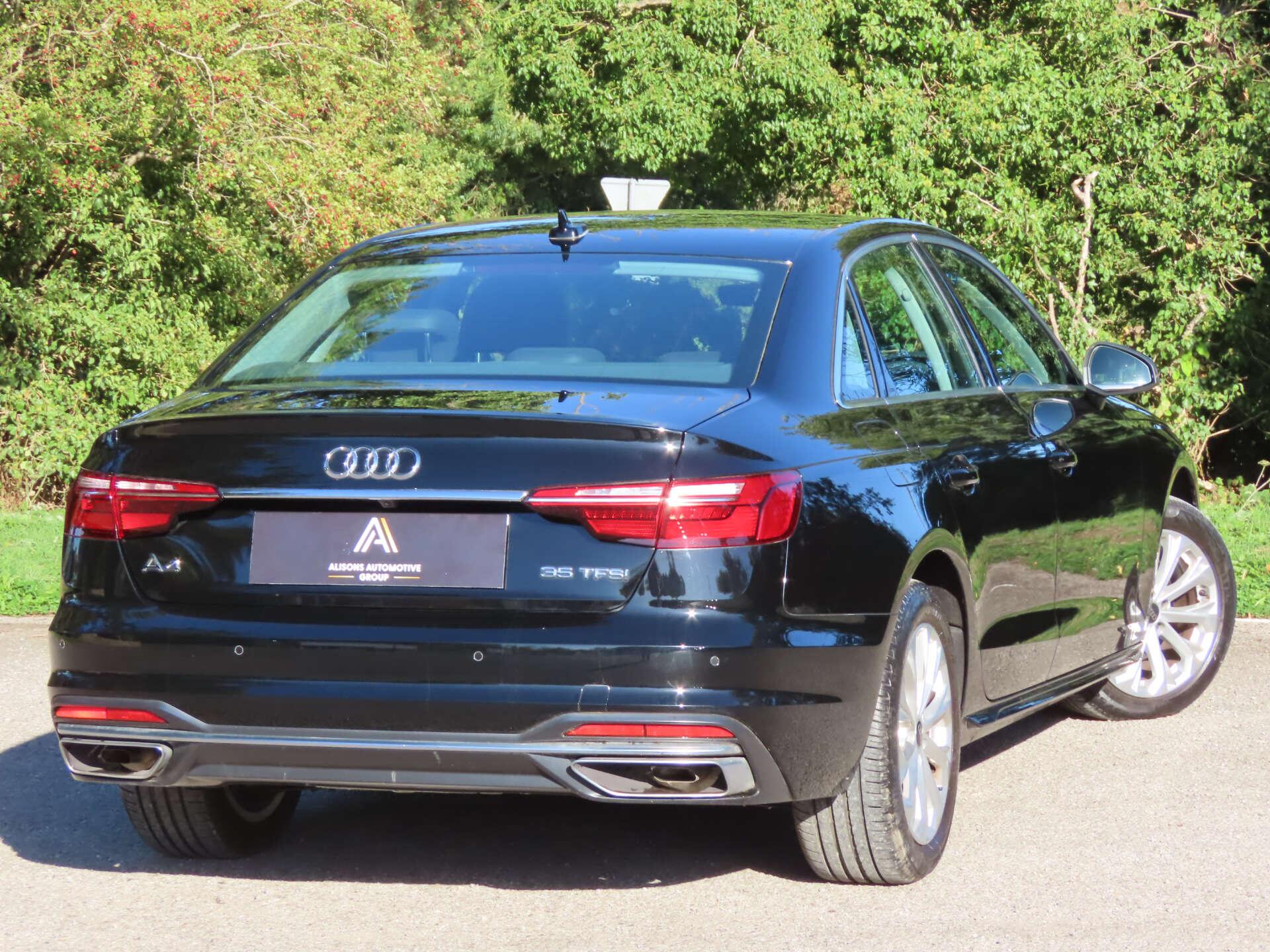 Audi A4 view 4