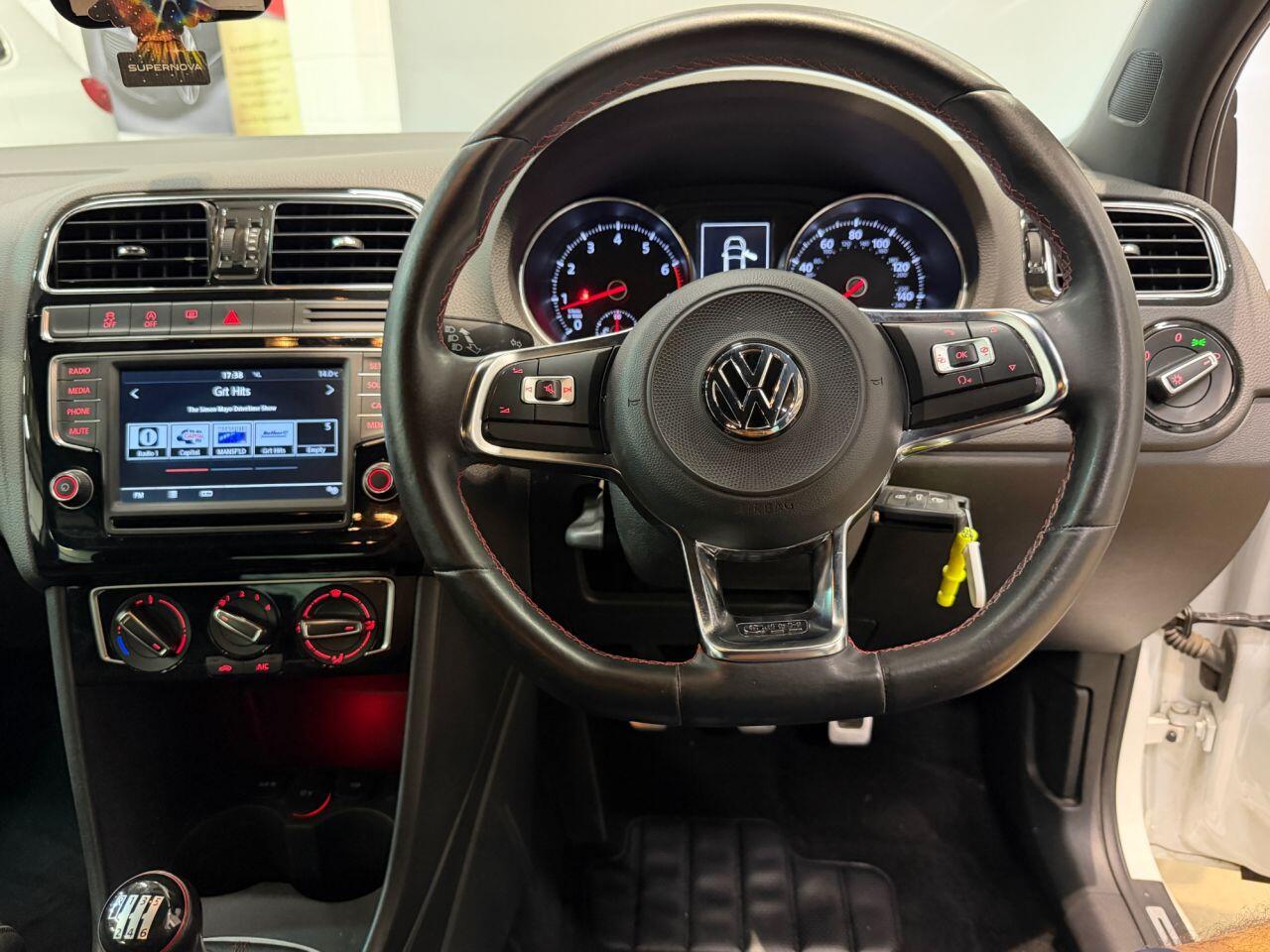 Volkswagen Polo view 13