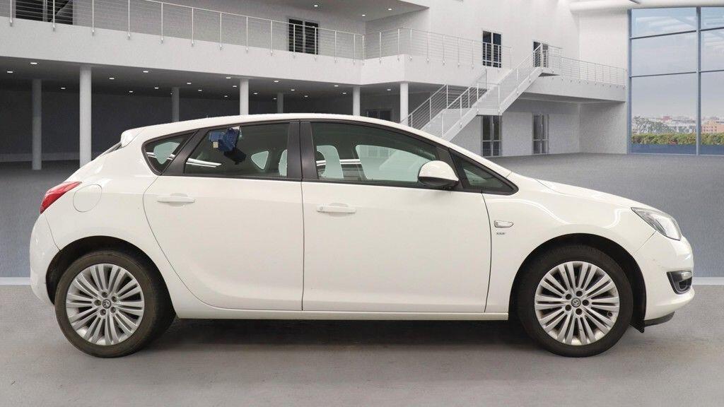 Vauxhall Astra view 5