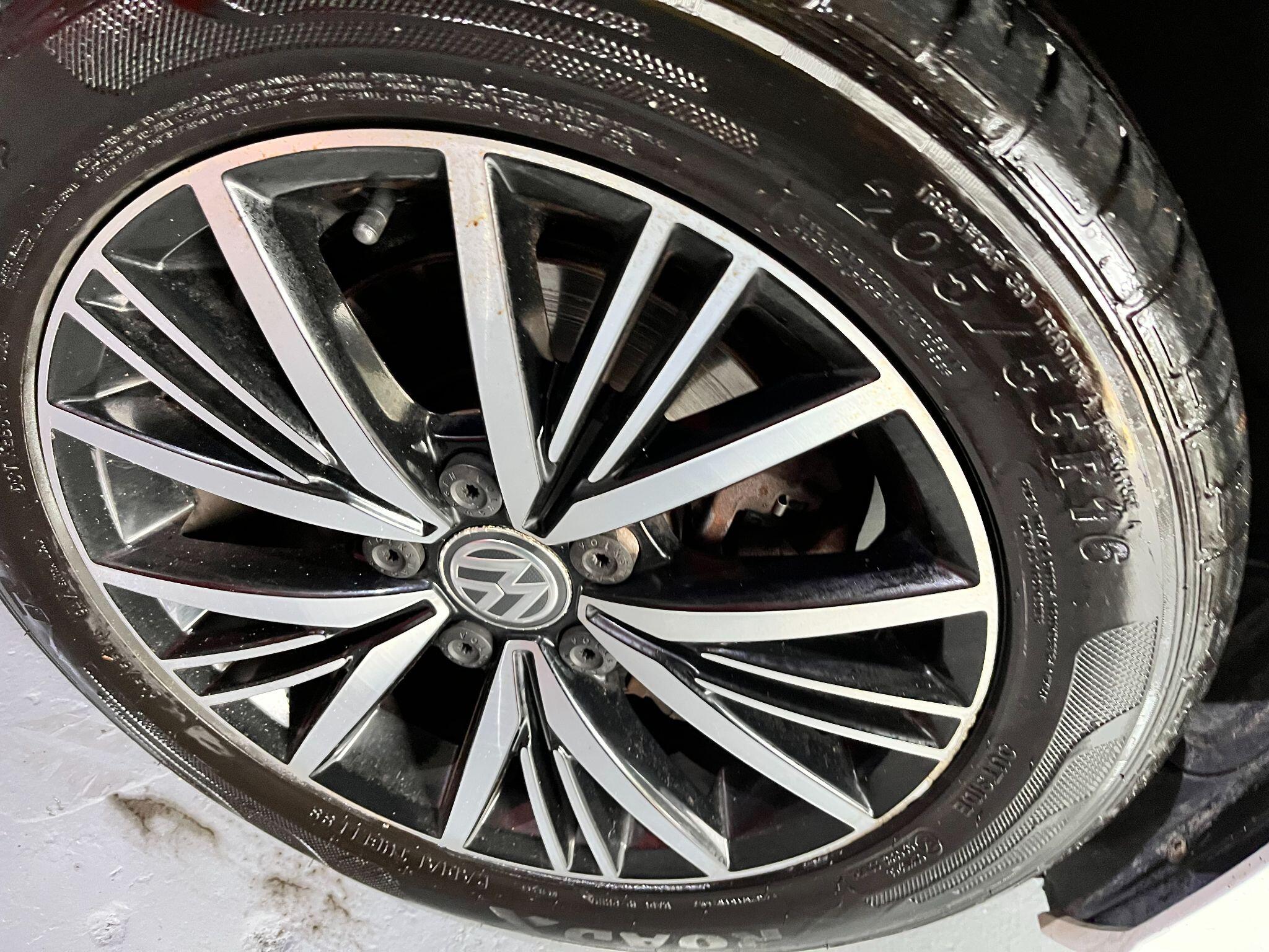 Volkswagen Golf view 58