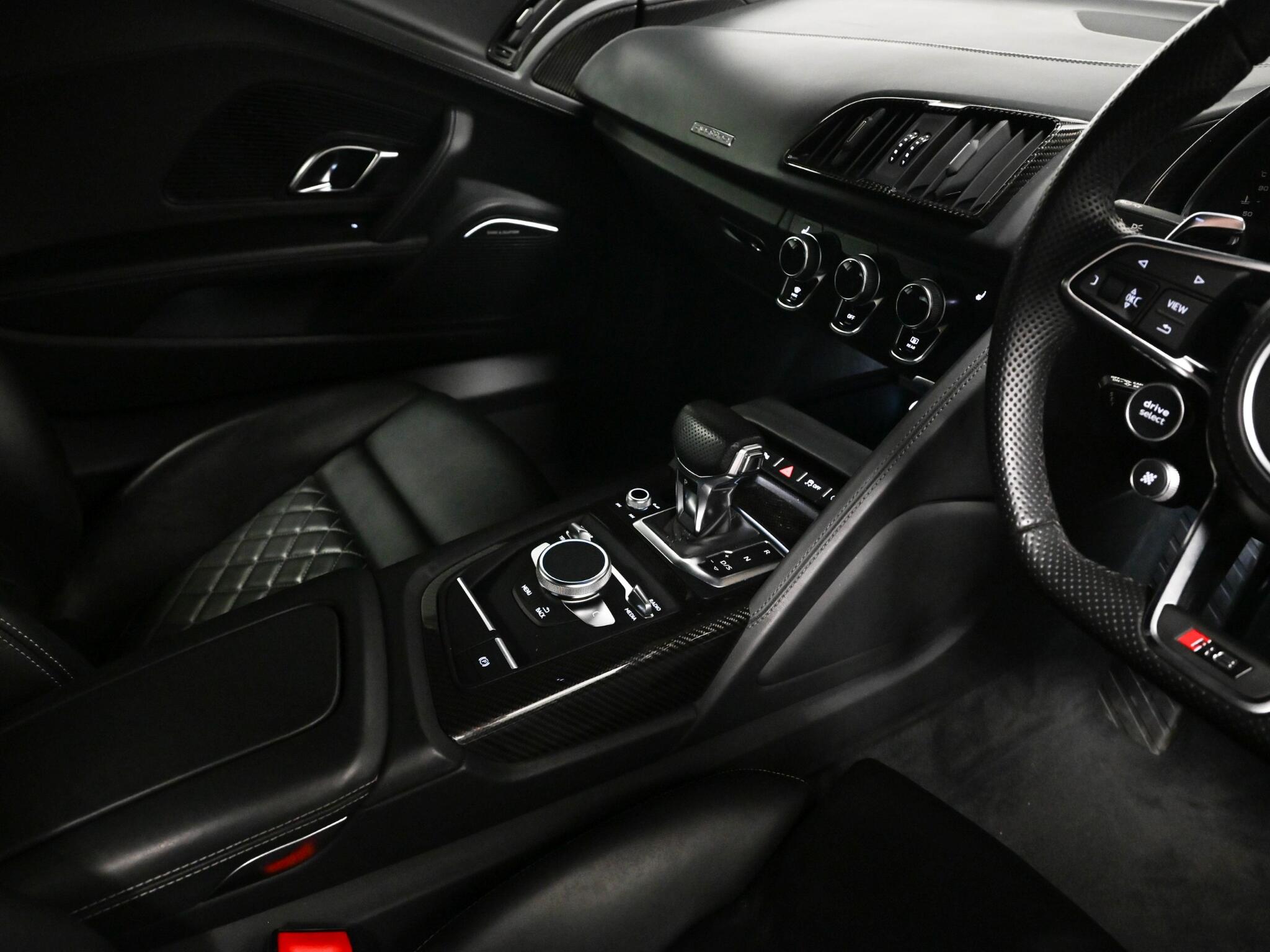 Audi R8 view 31
