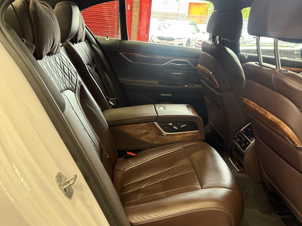 BMW 7 Series view 69