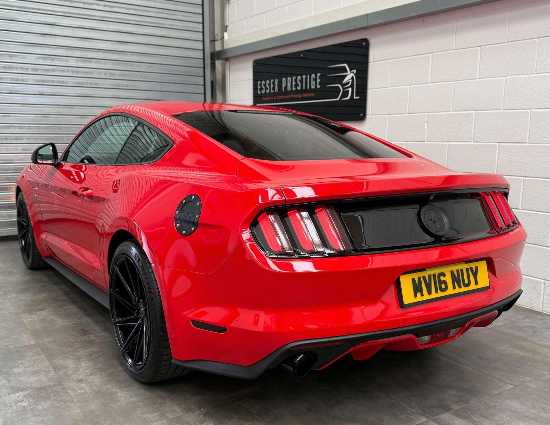 Ford Mustang view 8