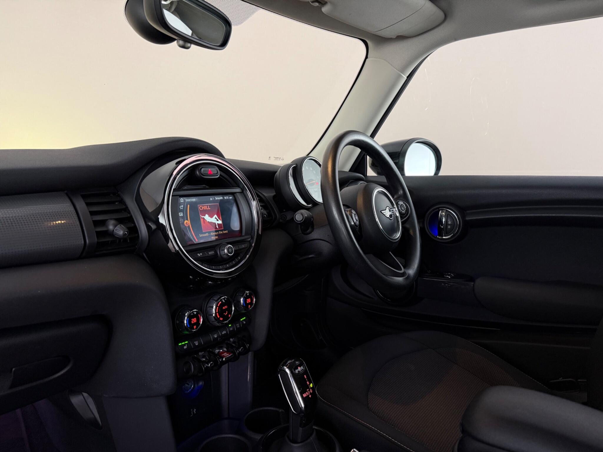 Mini Hatch view 4