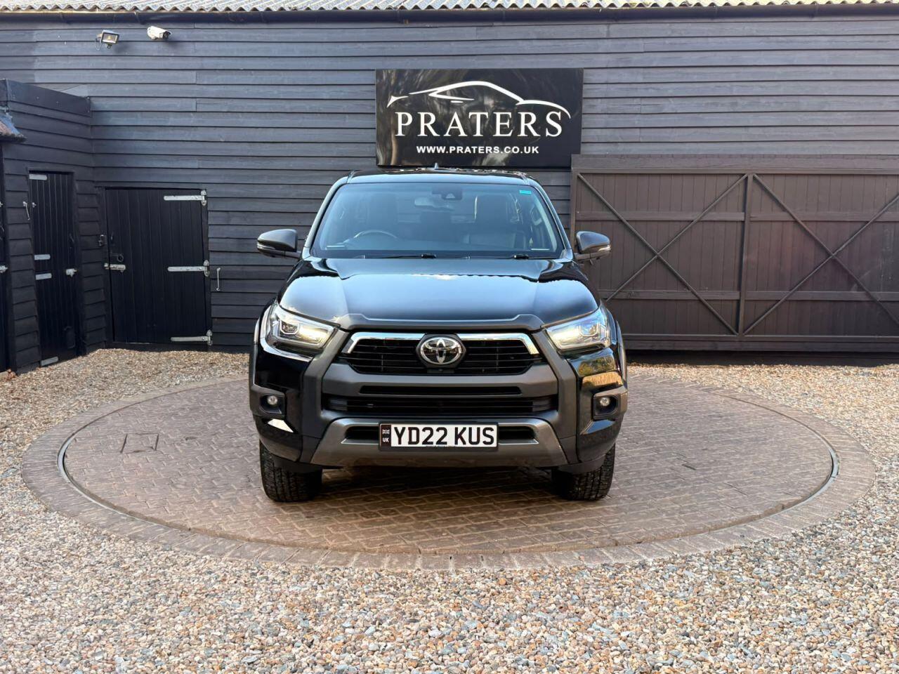Toyota Hilux view 4