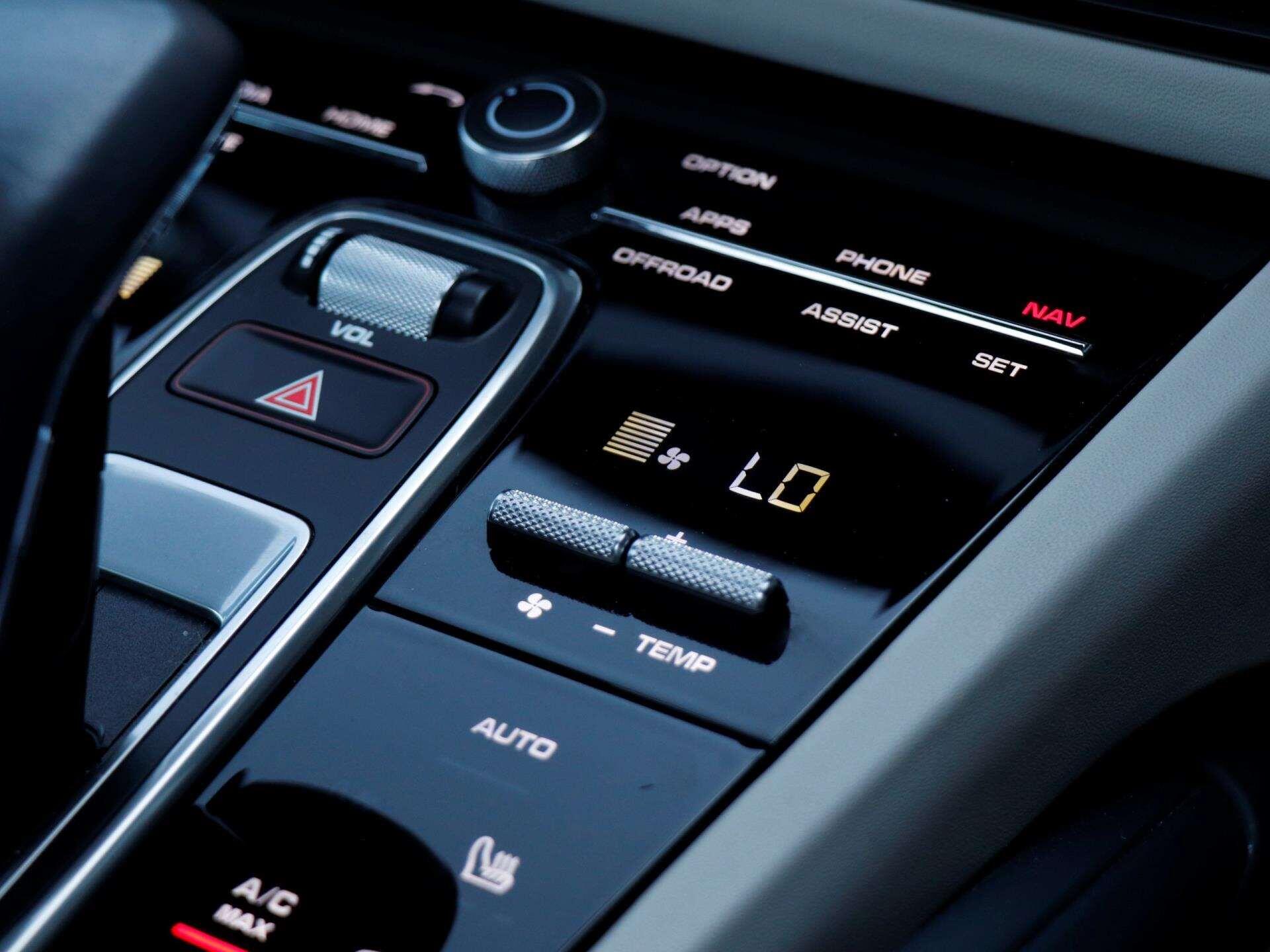 Porsche Cayenne view 17