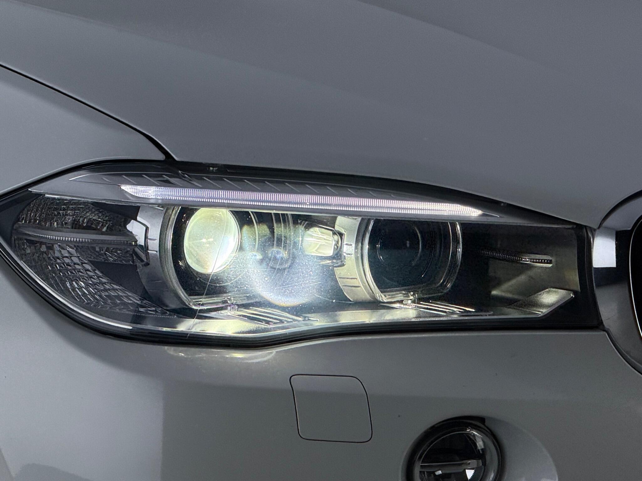 BMW X6 view 11