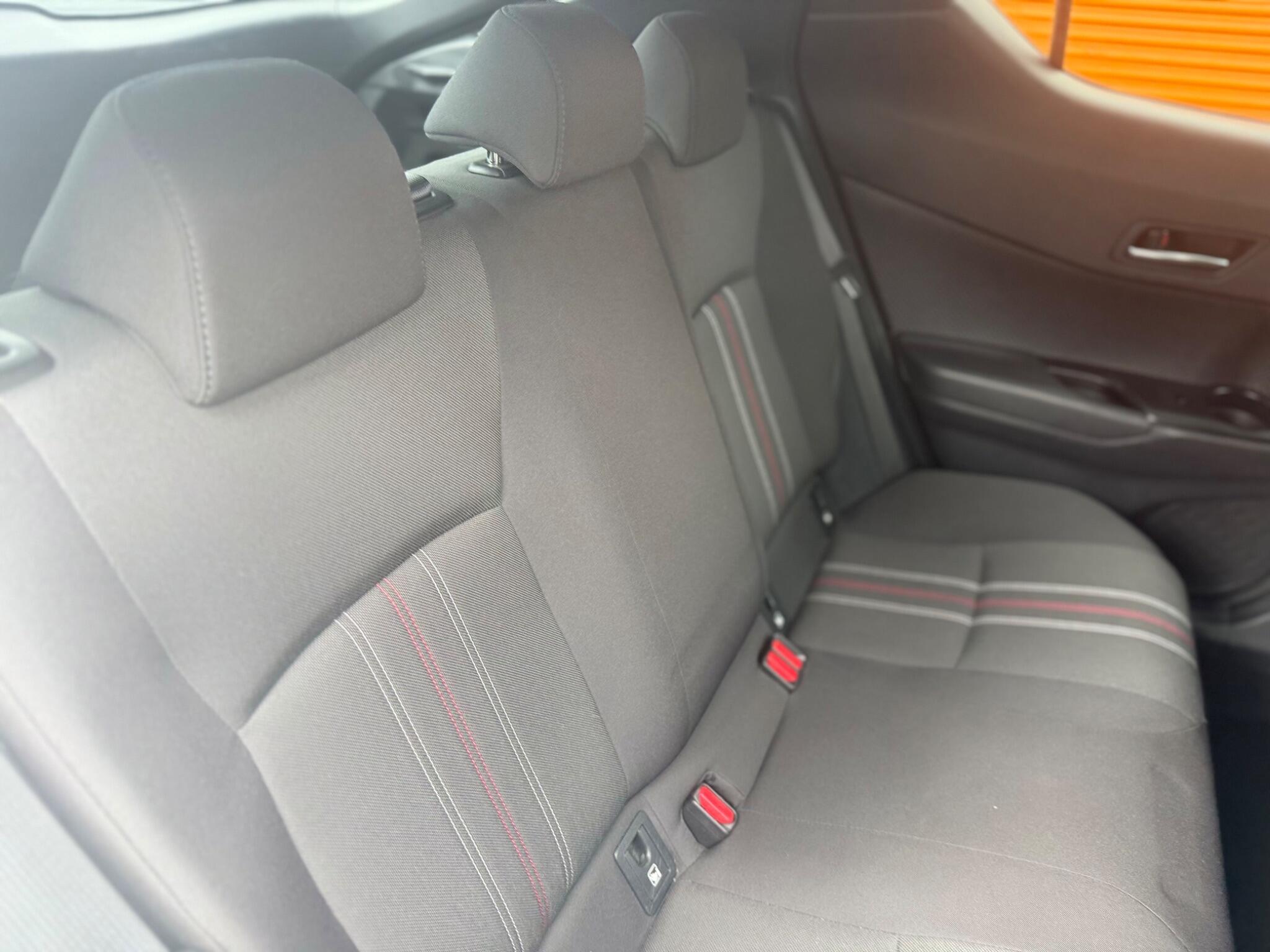 Toyota C-HR view 18