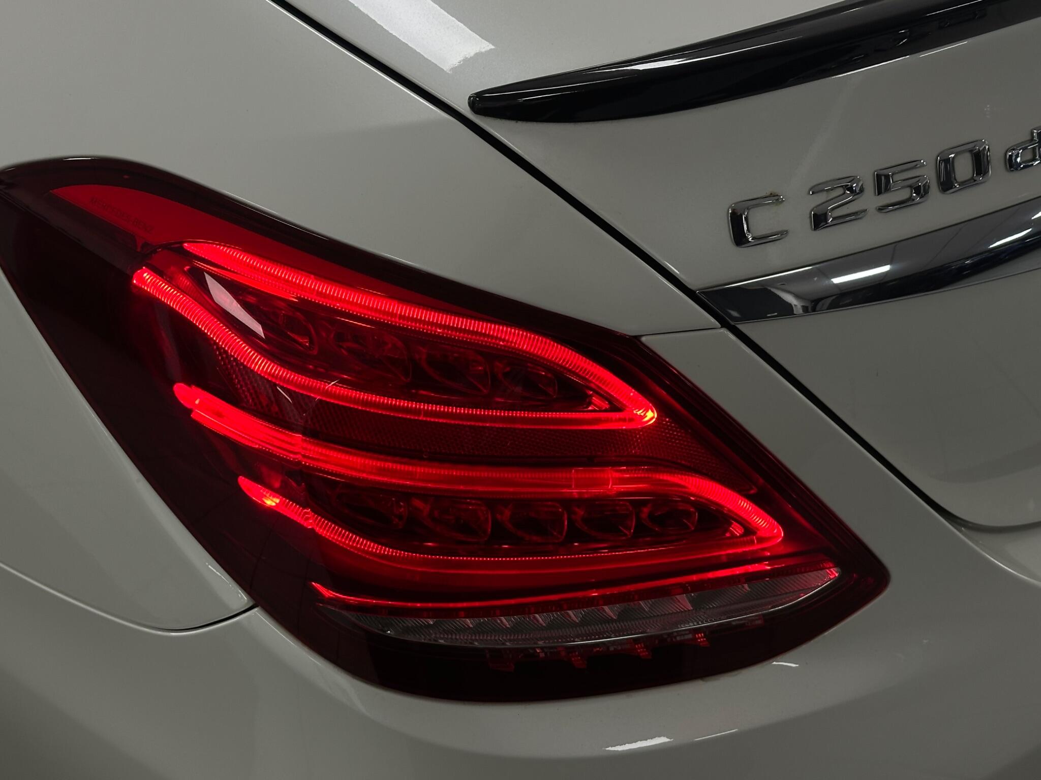 Mercedes-Benz C Class view 43