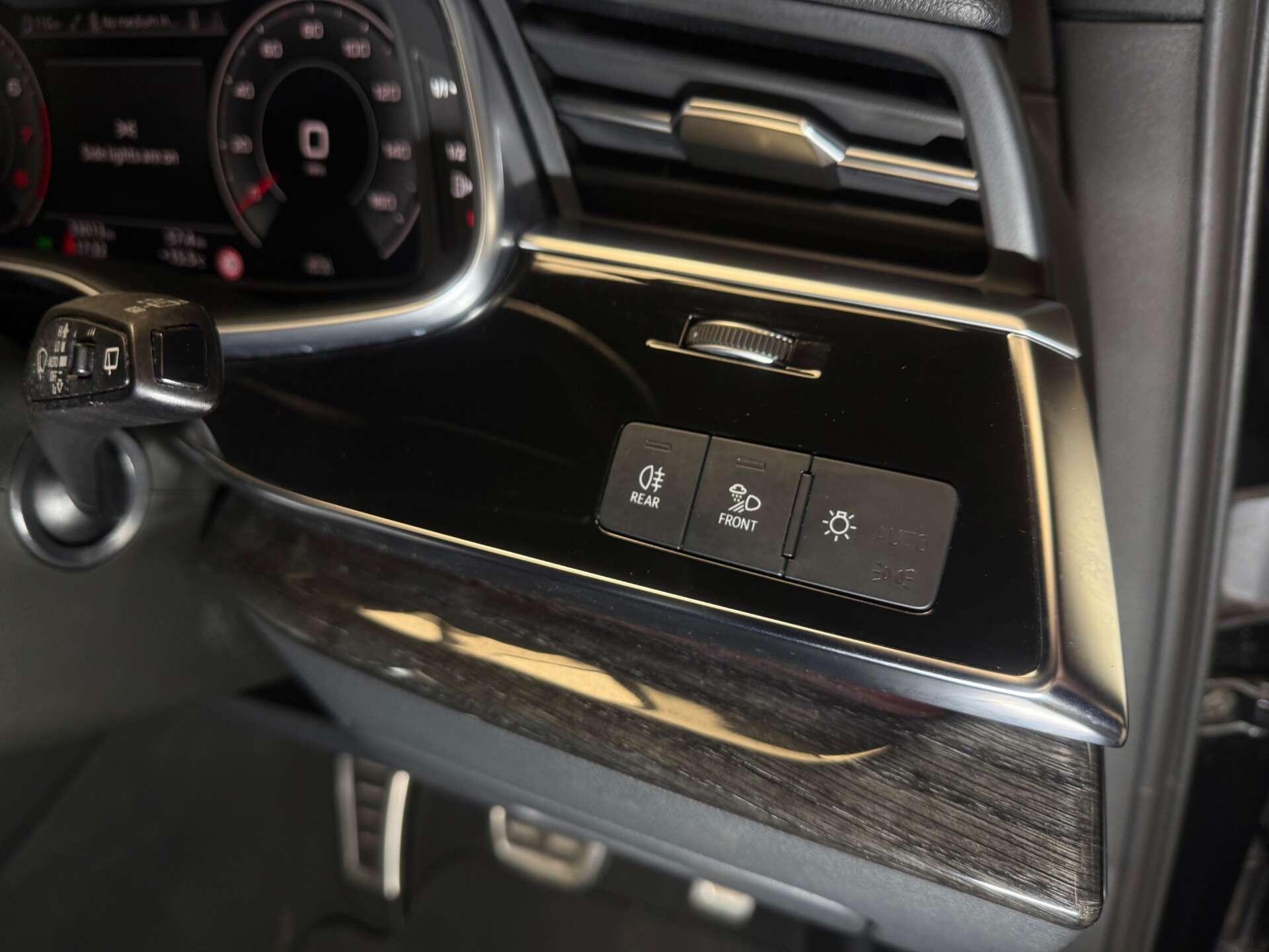 Audi Q7 view 22