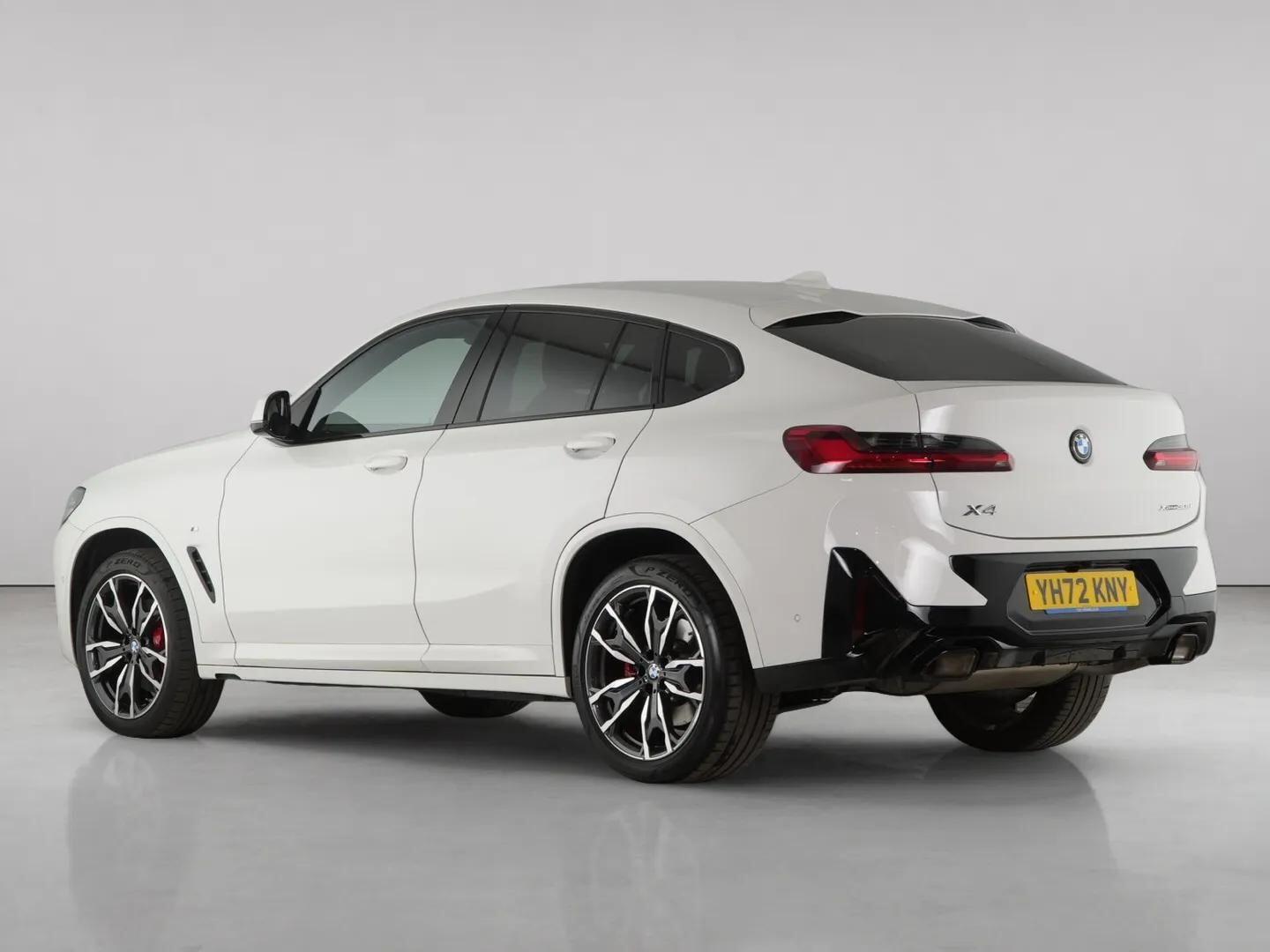 BMW X4 view 6