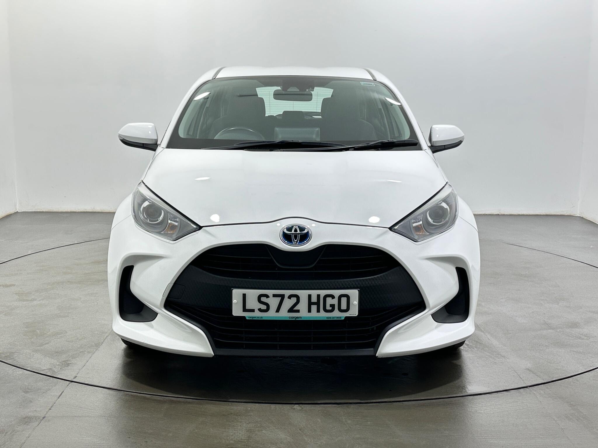 Toyota Yaris view 3