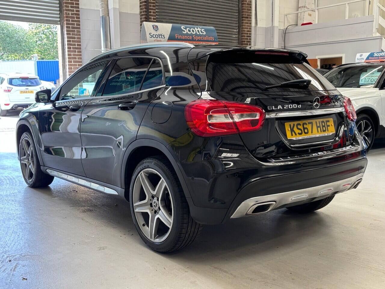Mercedes-Benz GLA view 7