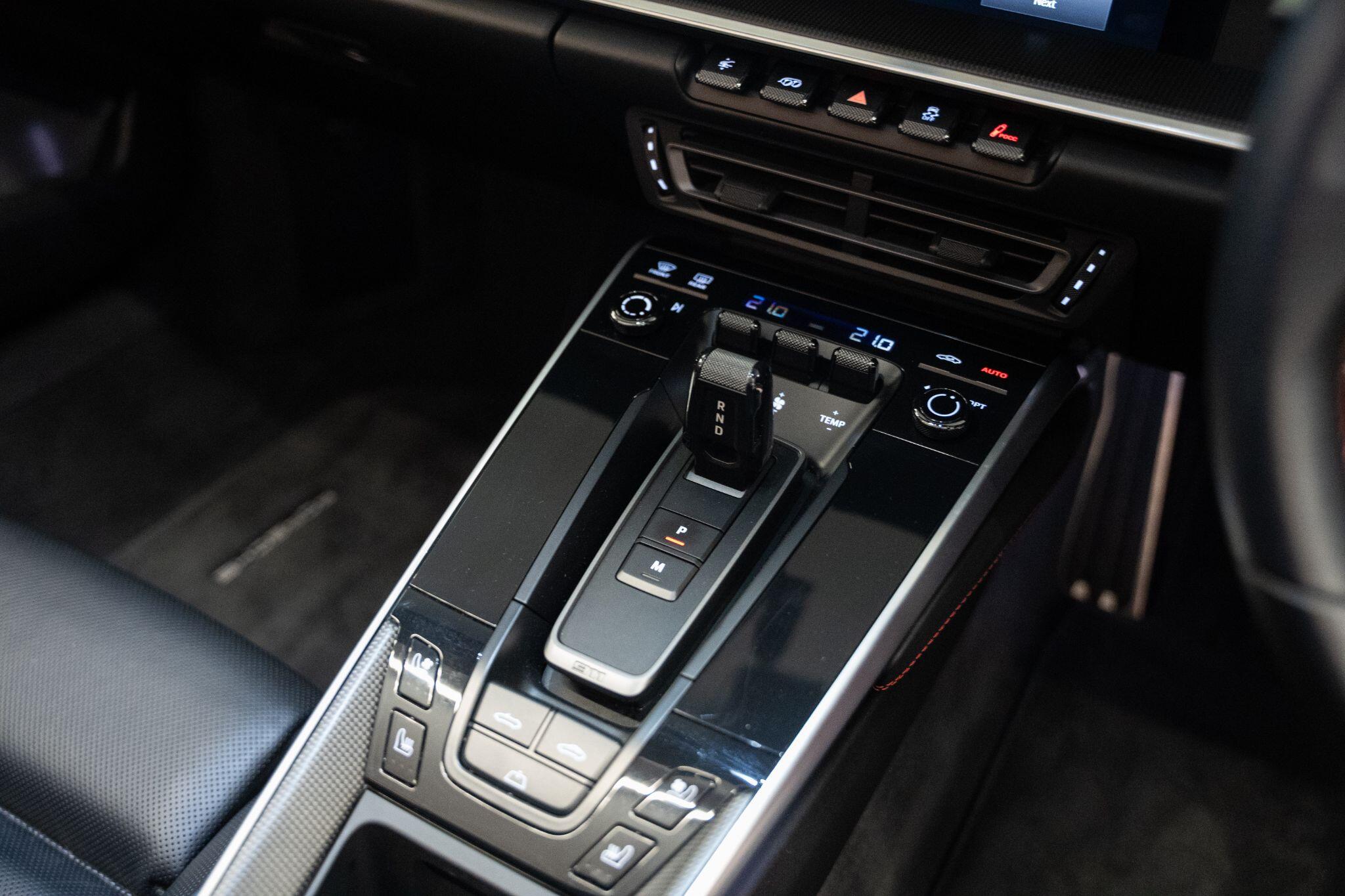 Porsche 911 view 29