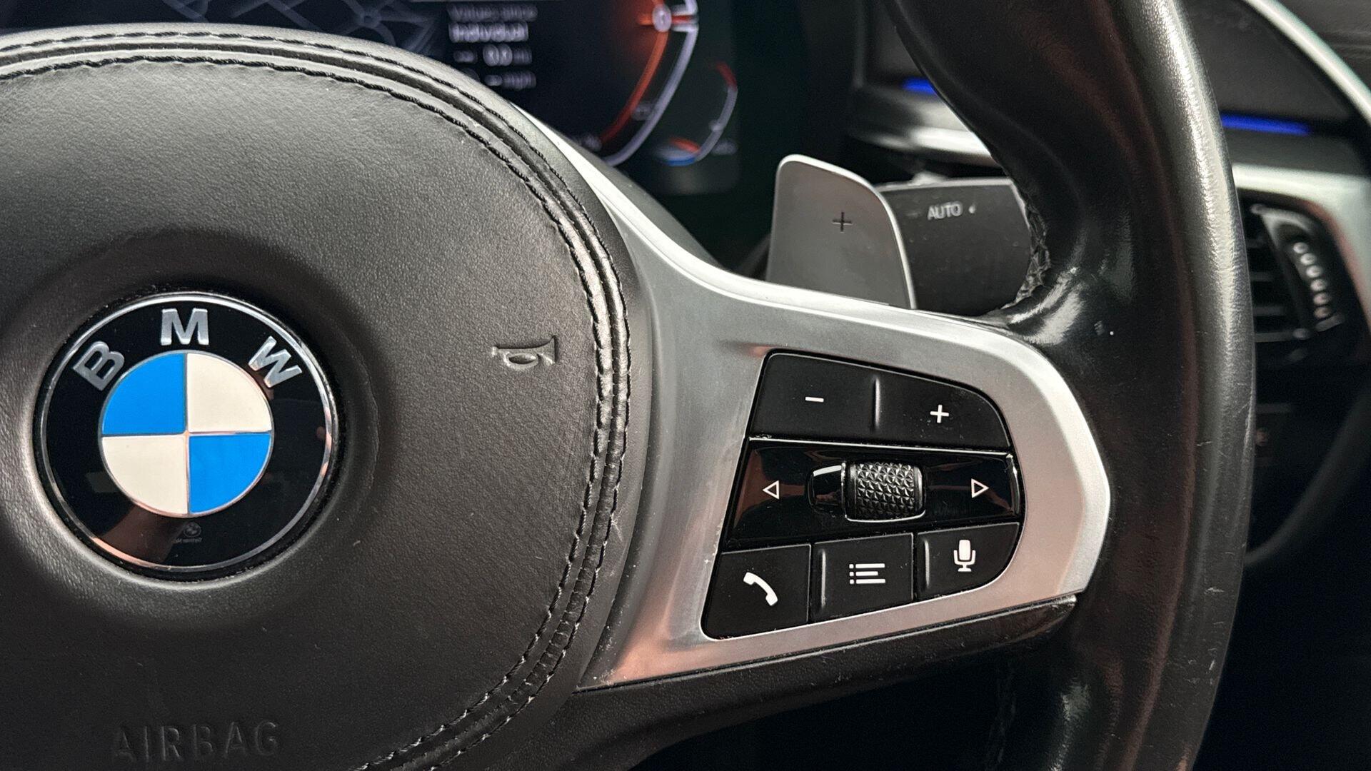 BMW 5 Series view 19