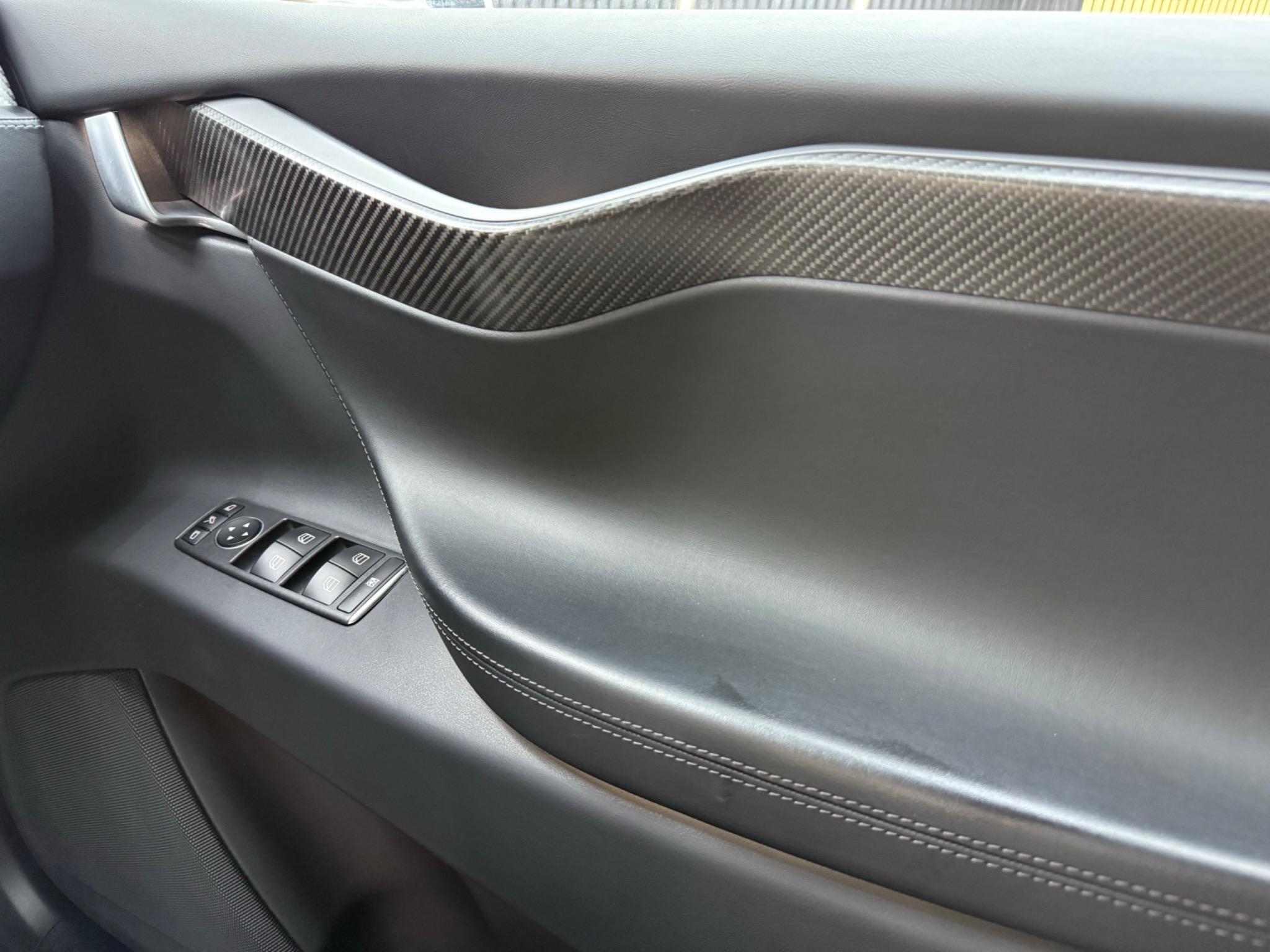 Tesla Model X view 41