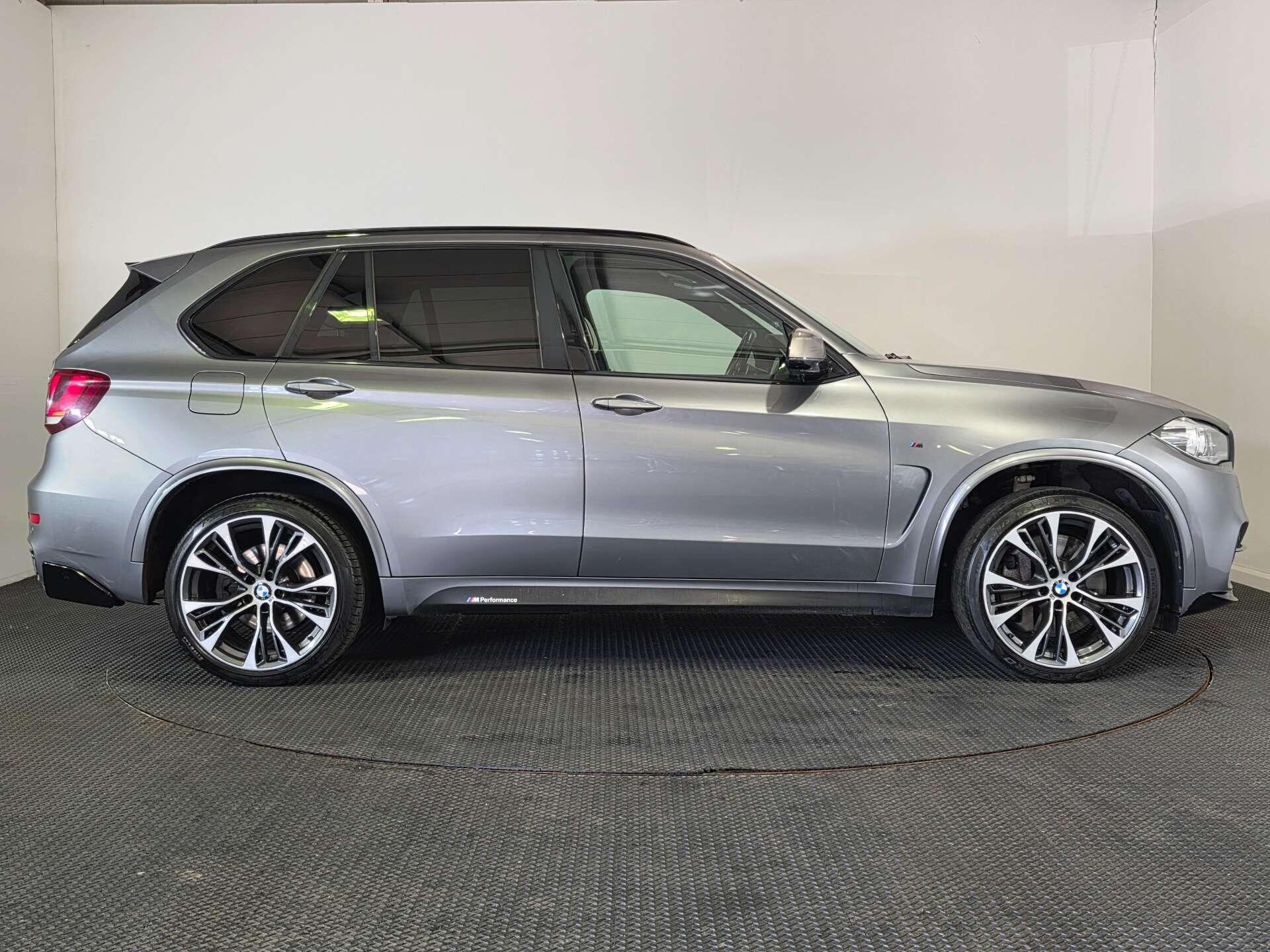 BMW X5 view 8