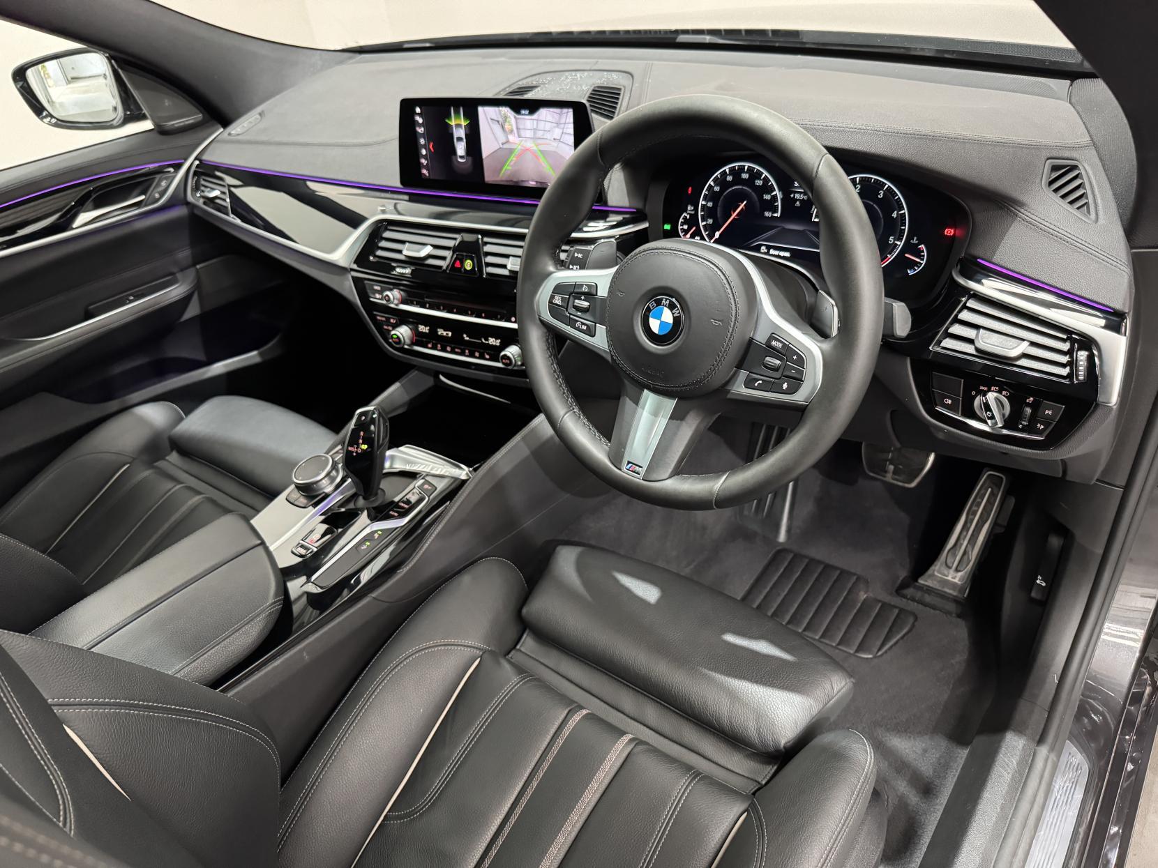 BMW 6 Series view 22