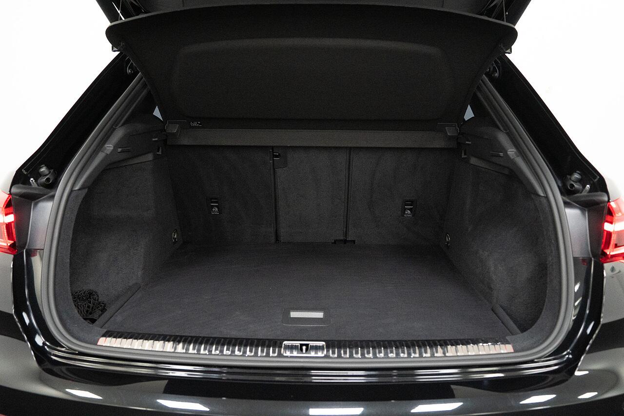 Audi RS Q3 view 42