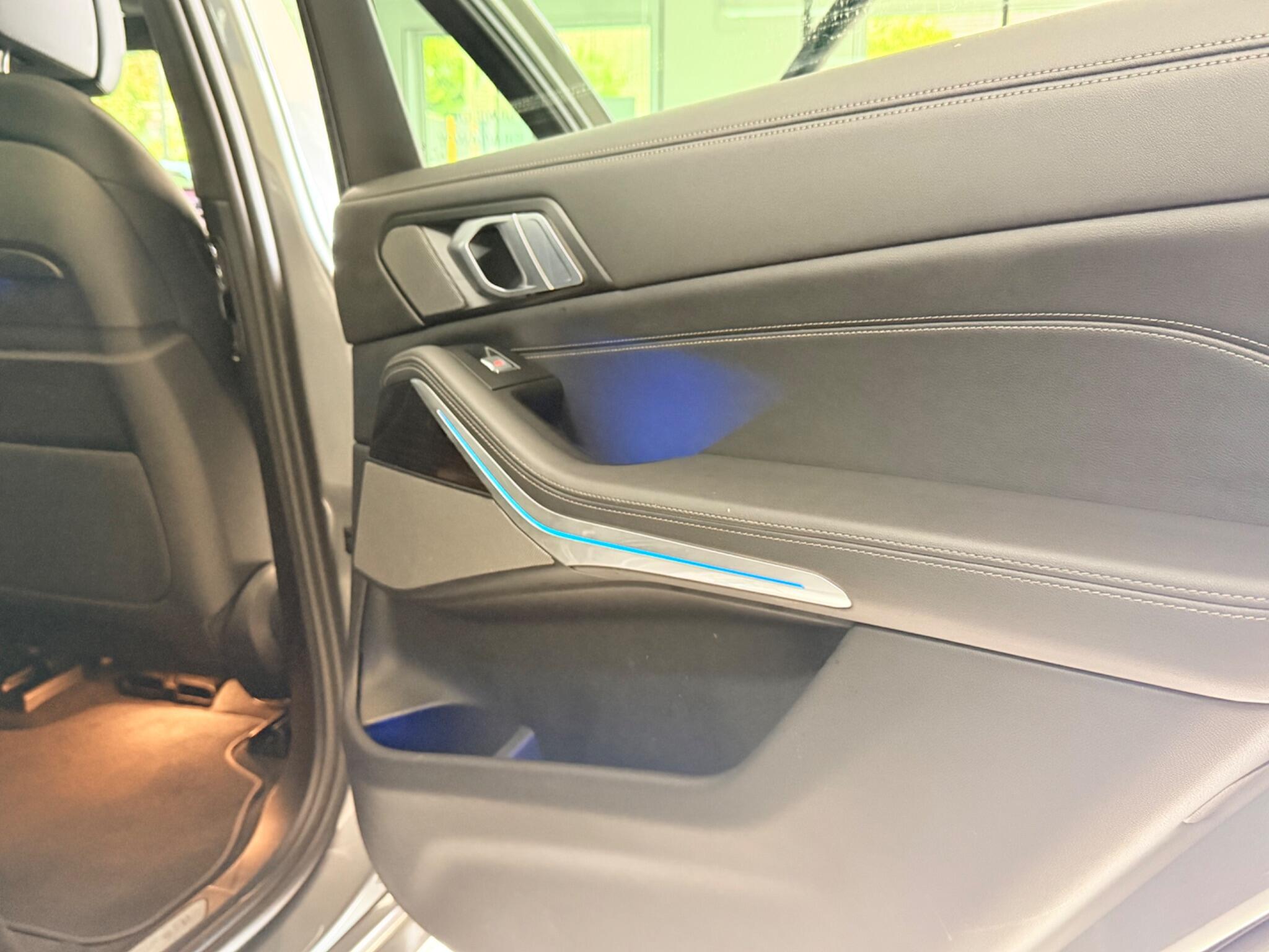 BMW X7 view 50