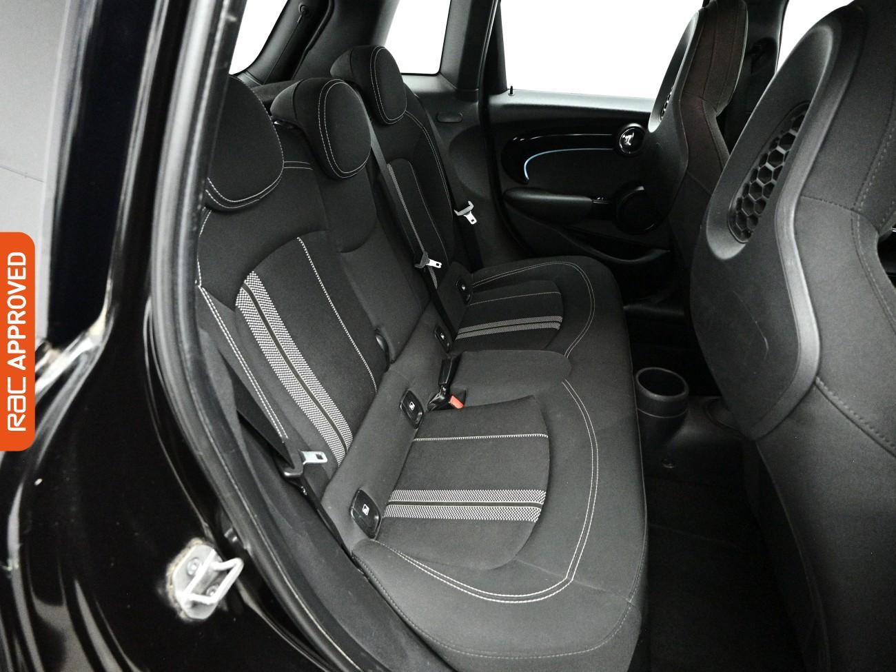 Mini Hatch view 13