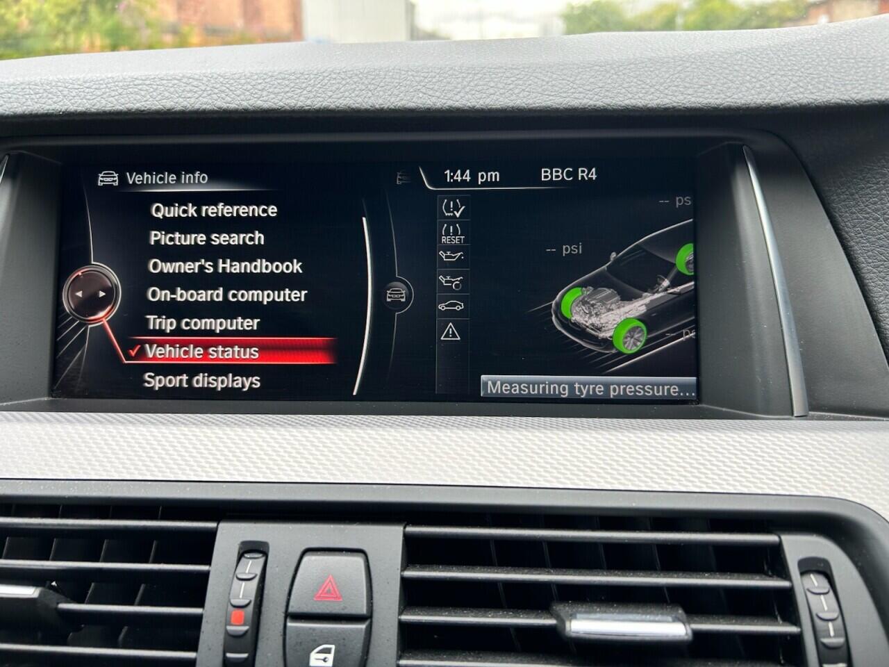 BMW 5 Series view 35
