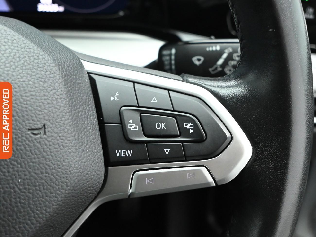 Volkswagen Golf view 21
