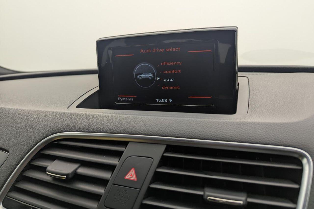 Audi Q3 view 24