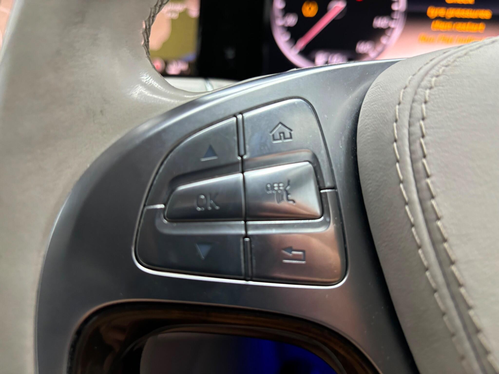 Mercedes-Benz S Class view 28