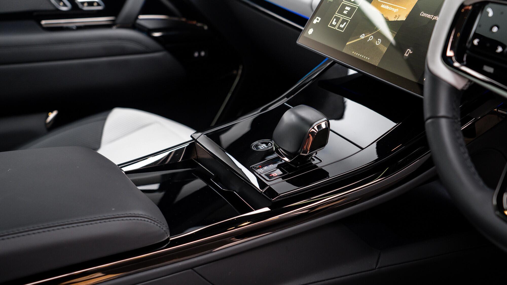 Land Rover Range Rover Sport view 40