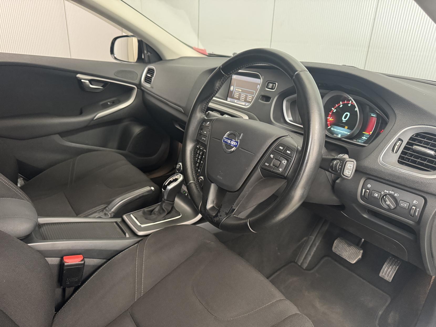 Volvo V40 view 53