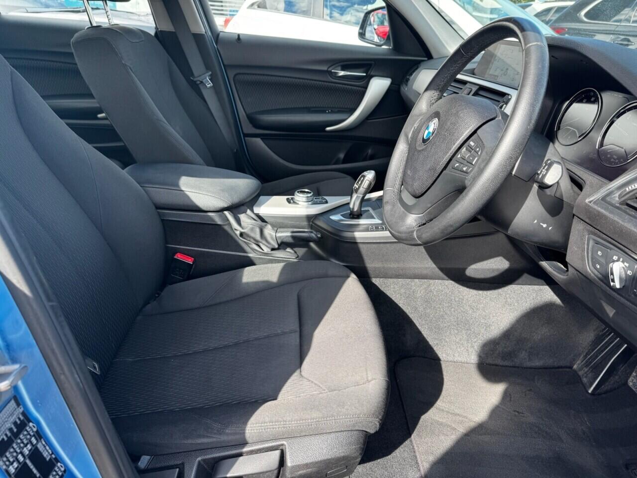 BMW 1 Series view 24