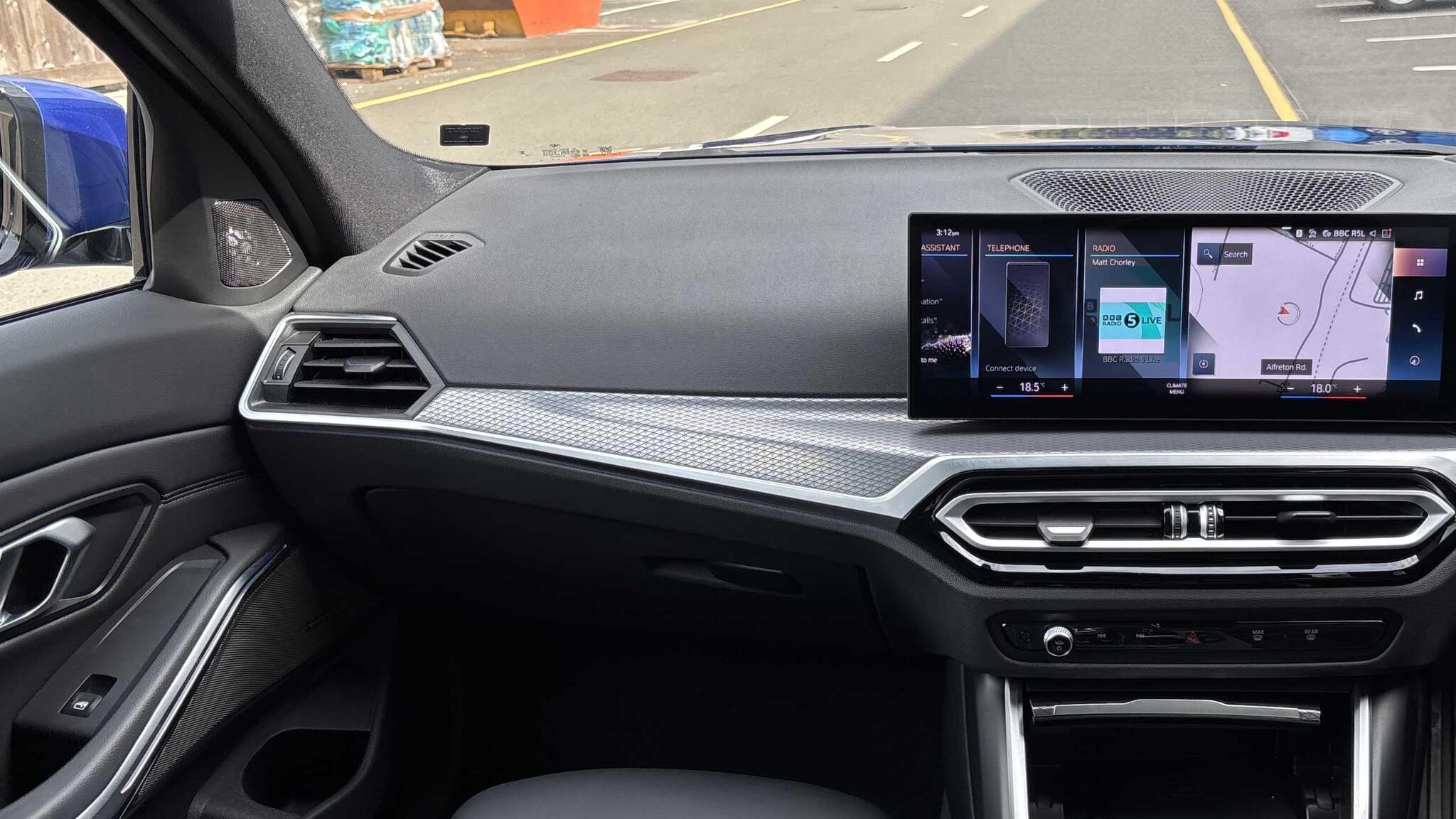 BMW 3 Series view 6