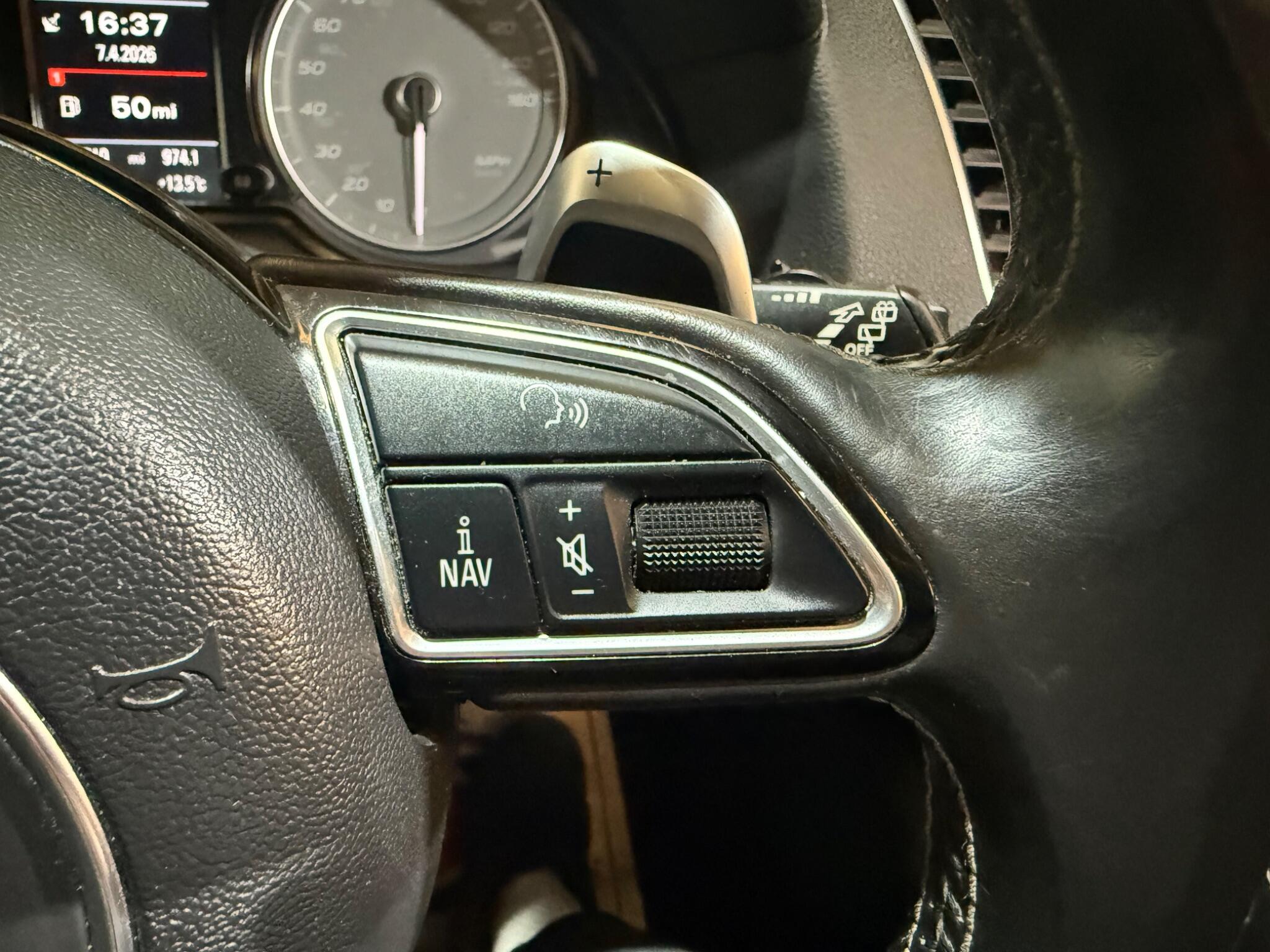 Audi SQ5 view 34