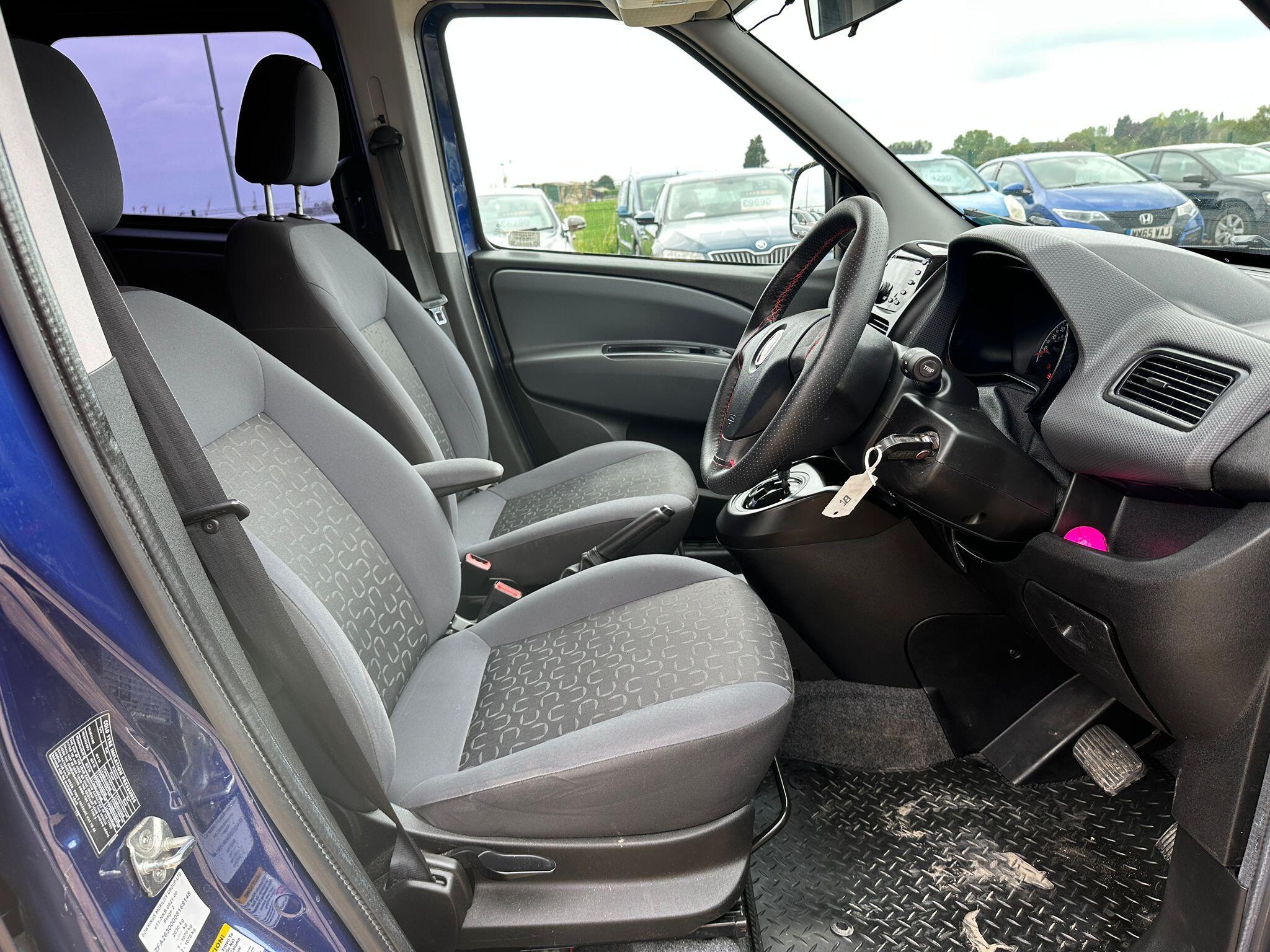Fiat Doblo view 7