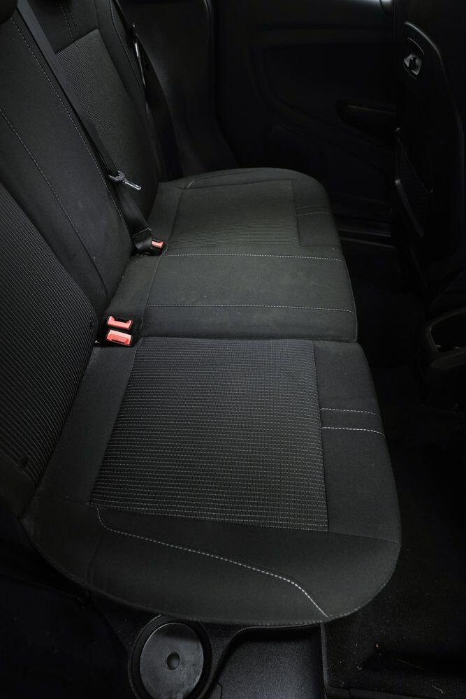 Ford B-Max view 12