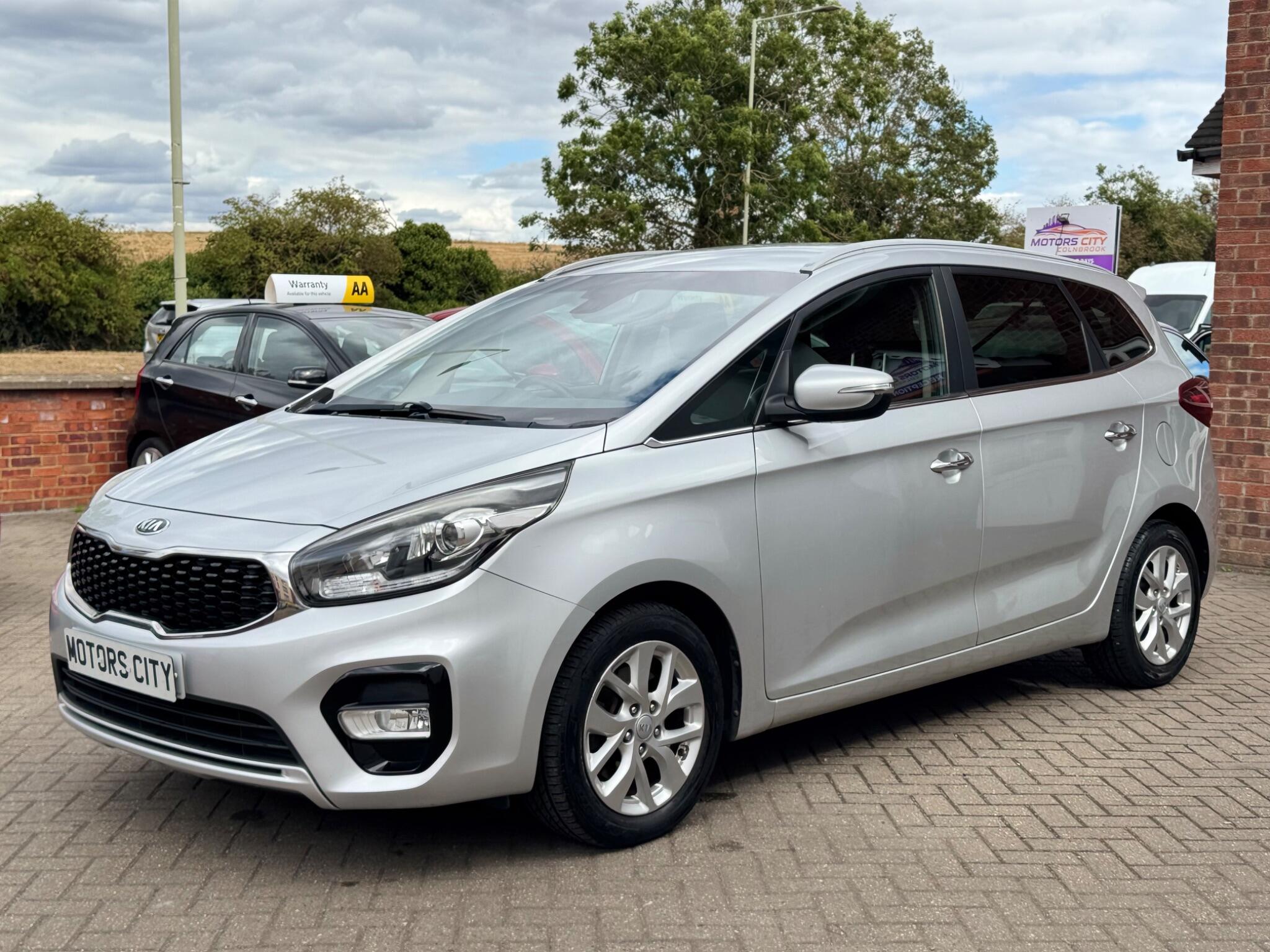 Kia Carens view 4